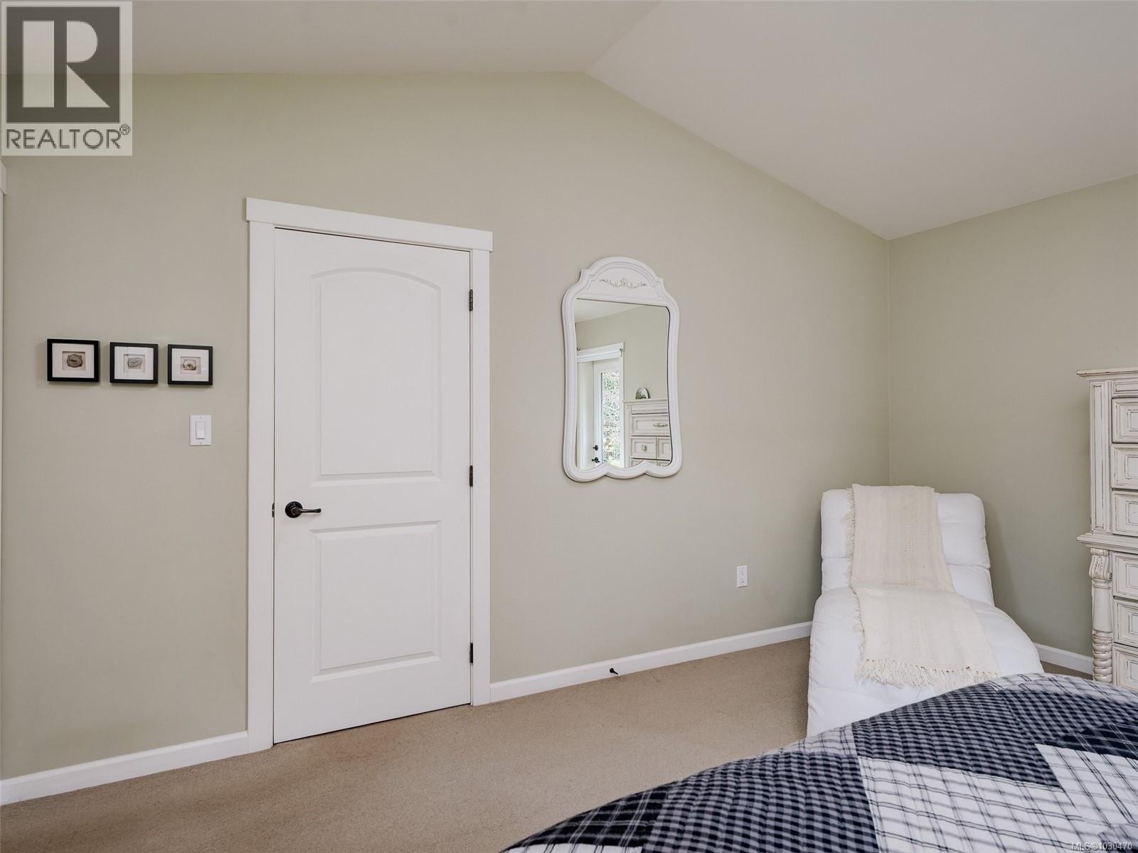 1046 SUMMER BREEZE LANE - 14