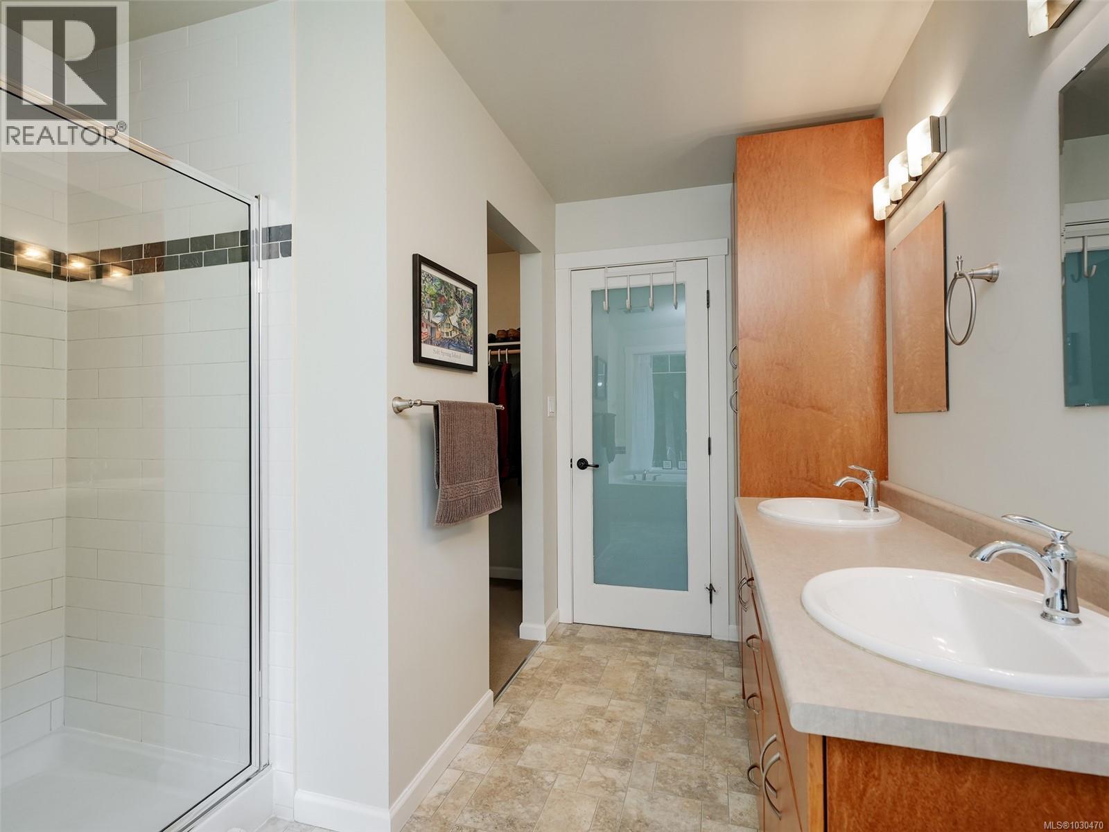 1046 SUMMER BREEZE LANE - 16