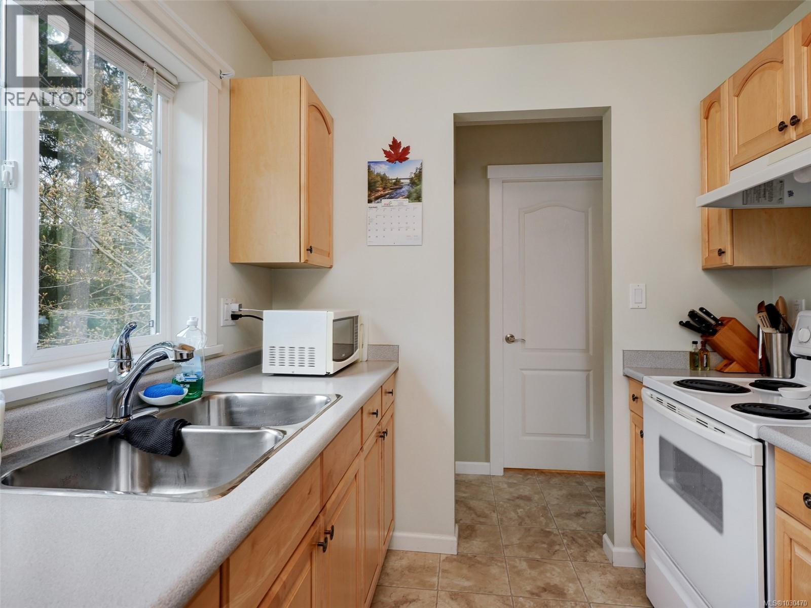 1046 SUMMER BREEZE LANE - 35