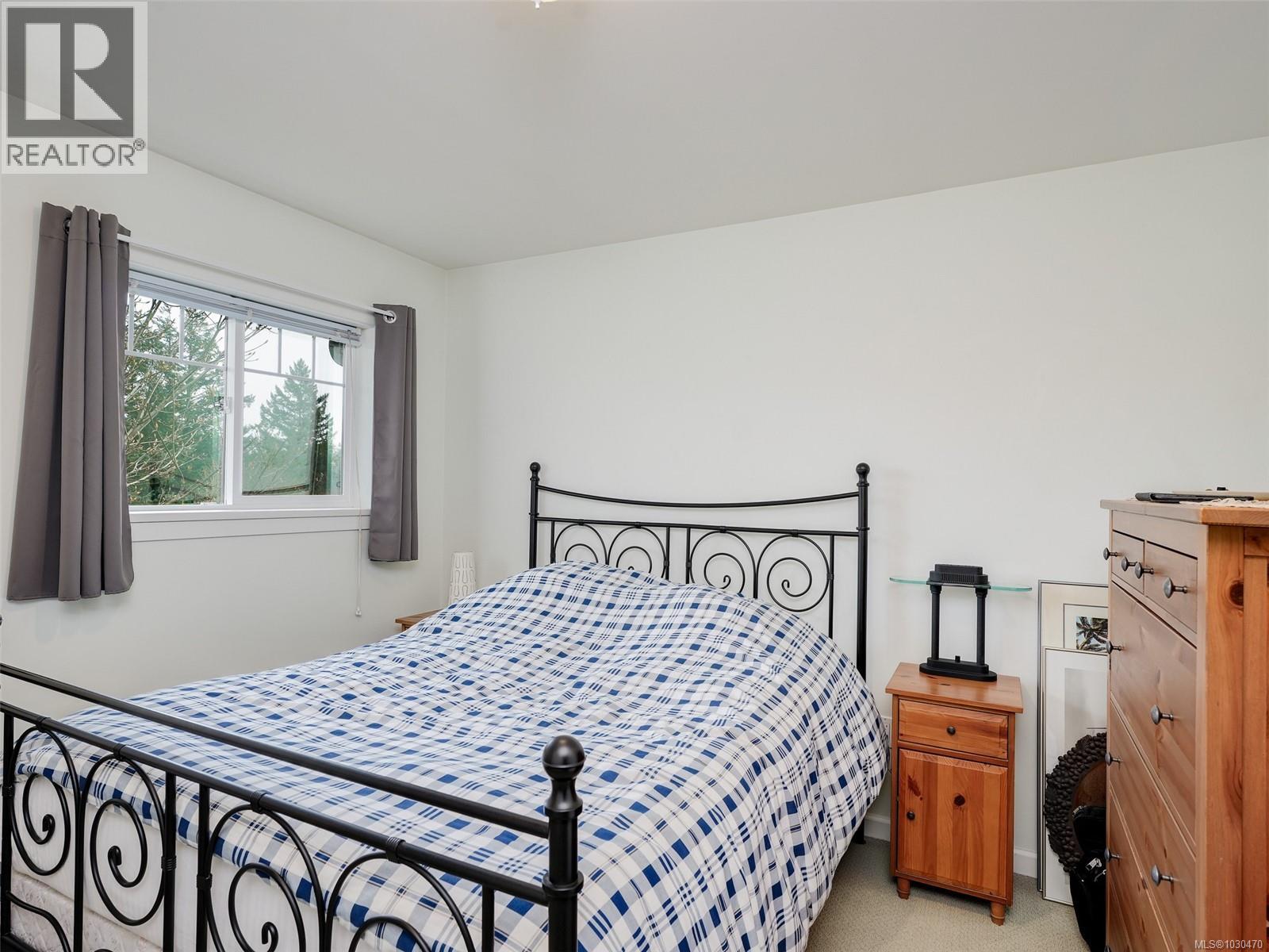 1046 SUMMER BREEZE LANE - 36