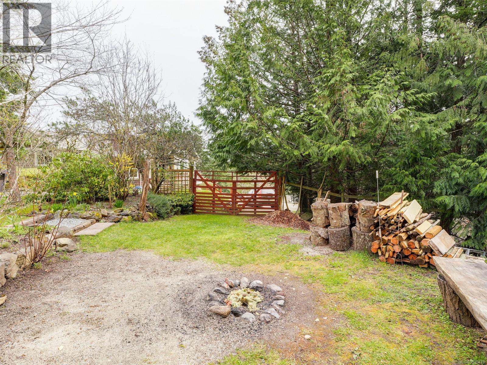 1046 Summer Breeze Lane - 40