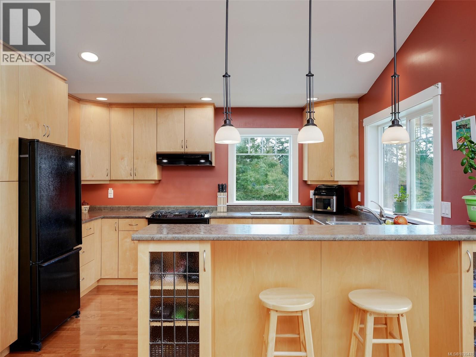 1046 SUMMER BREEZE LANE - 9