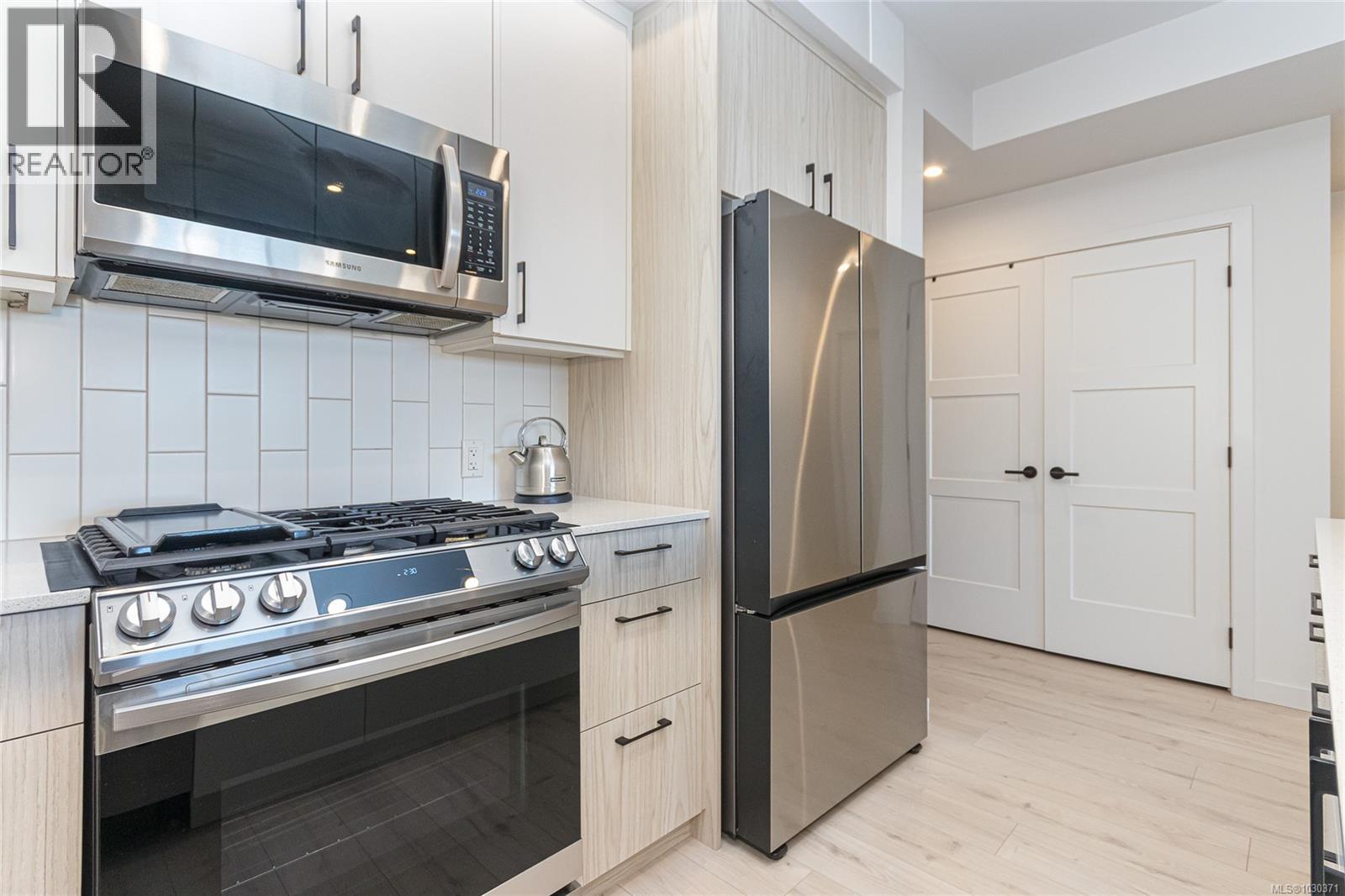 403 958 Pharoah Mews, Langford