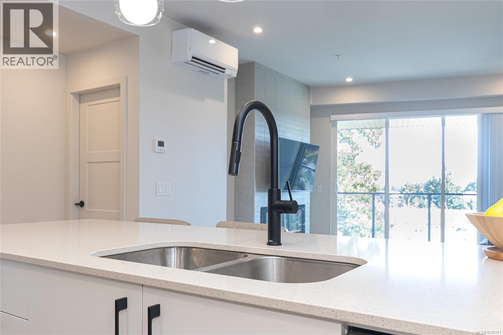 403 958 Pharoah Mews, Langford