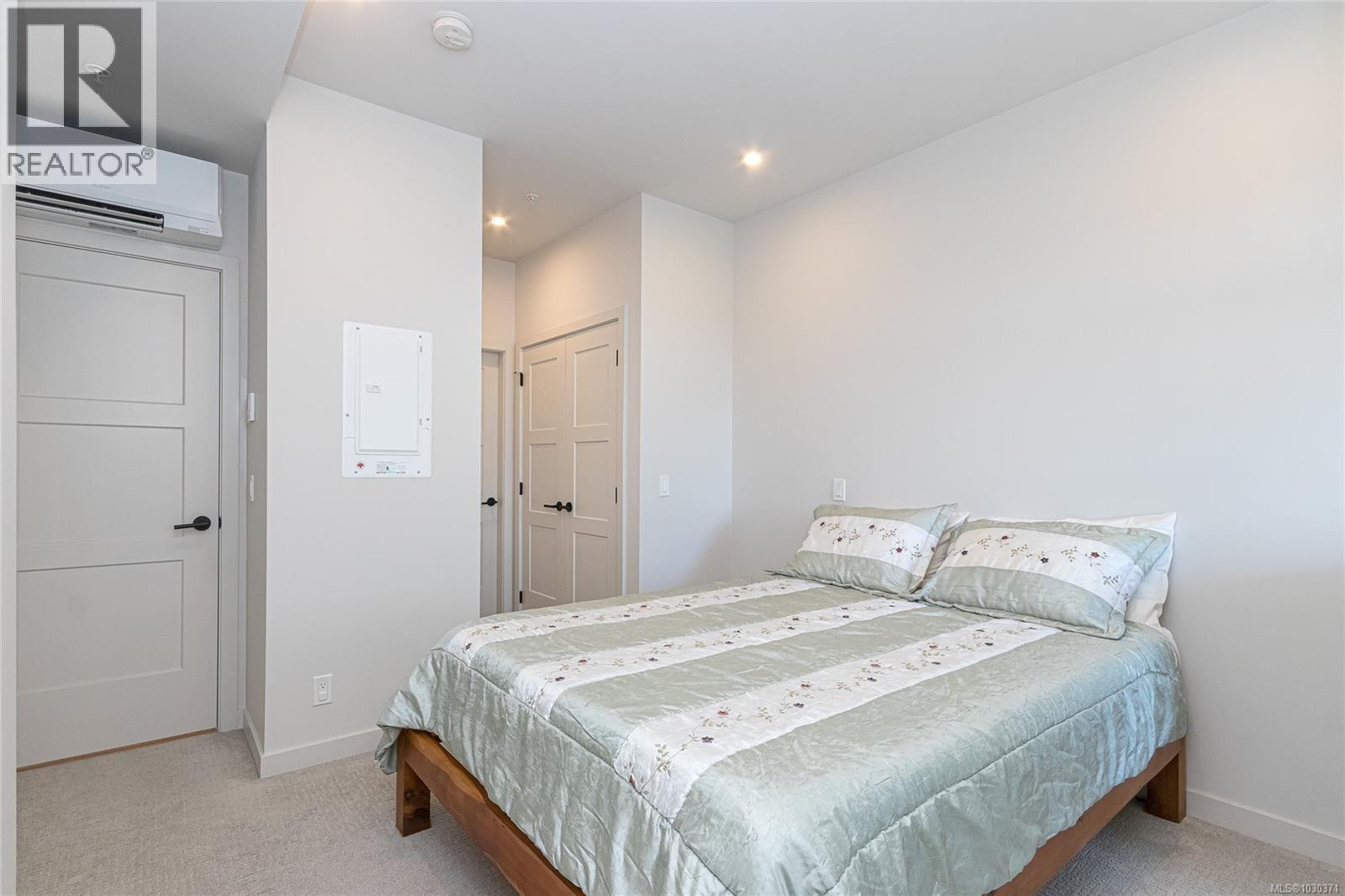 403 958 Pharoah Mews, Langford