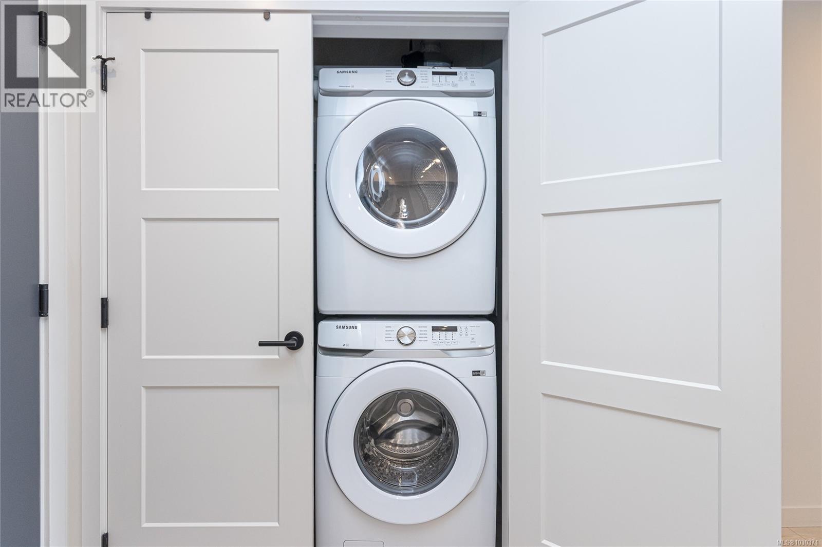 403 958 Pharoah Mews, Langford