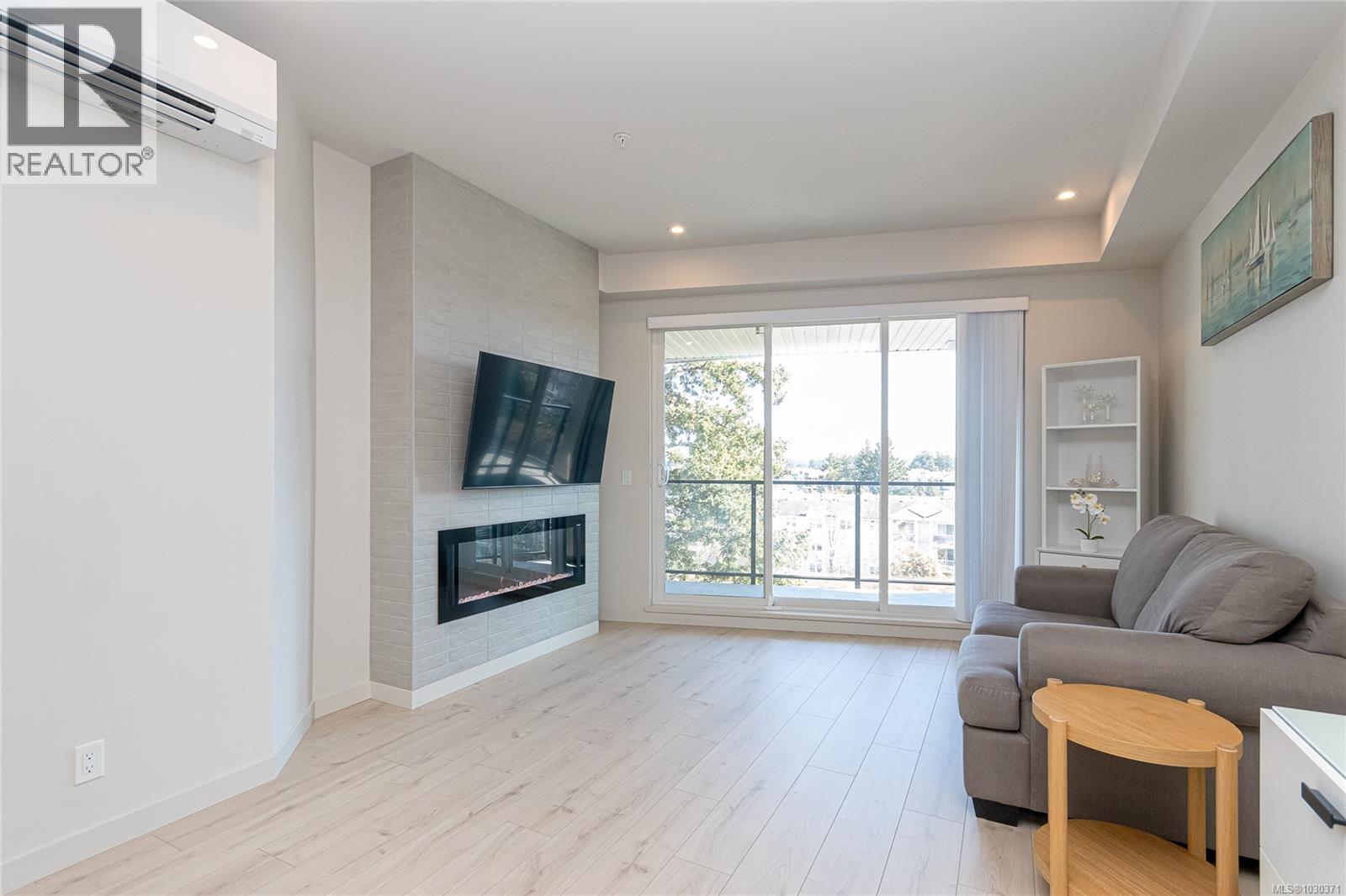 403 958 Pharoah Mews, Langford