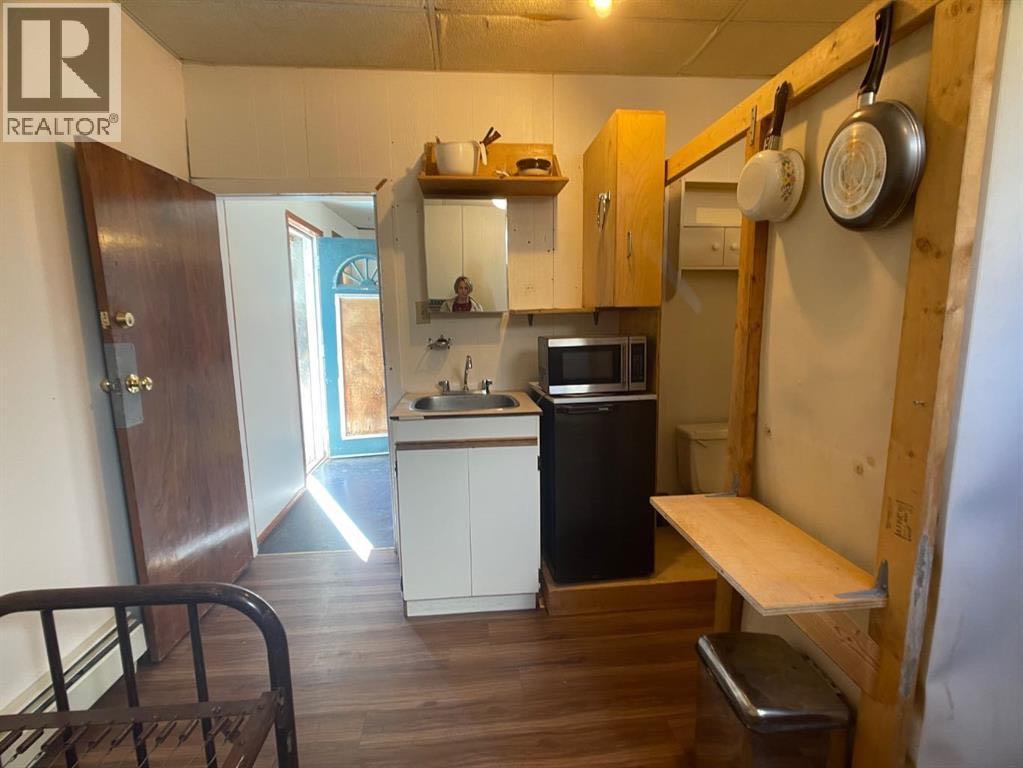 # 1-6, 5109 50th Street - 23