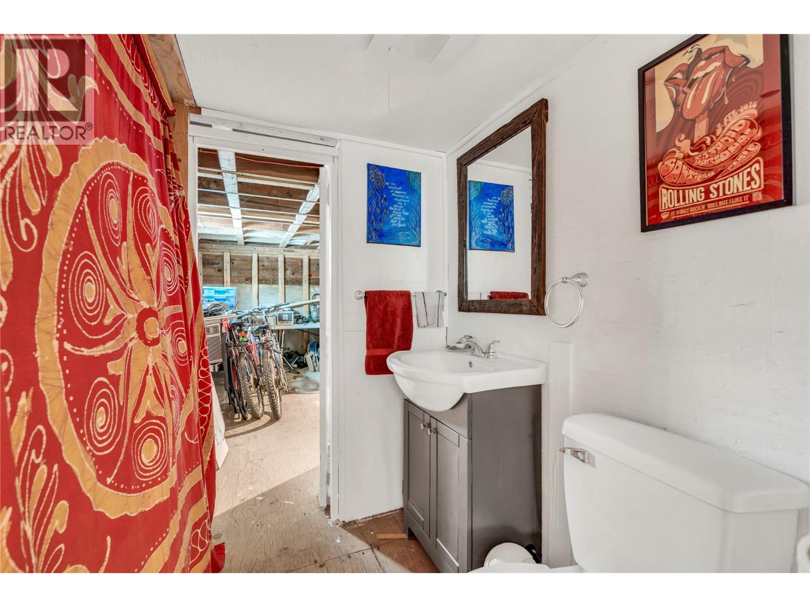 45 FENCHURCH AVENUE - 13