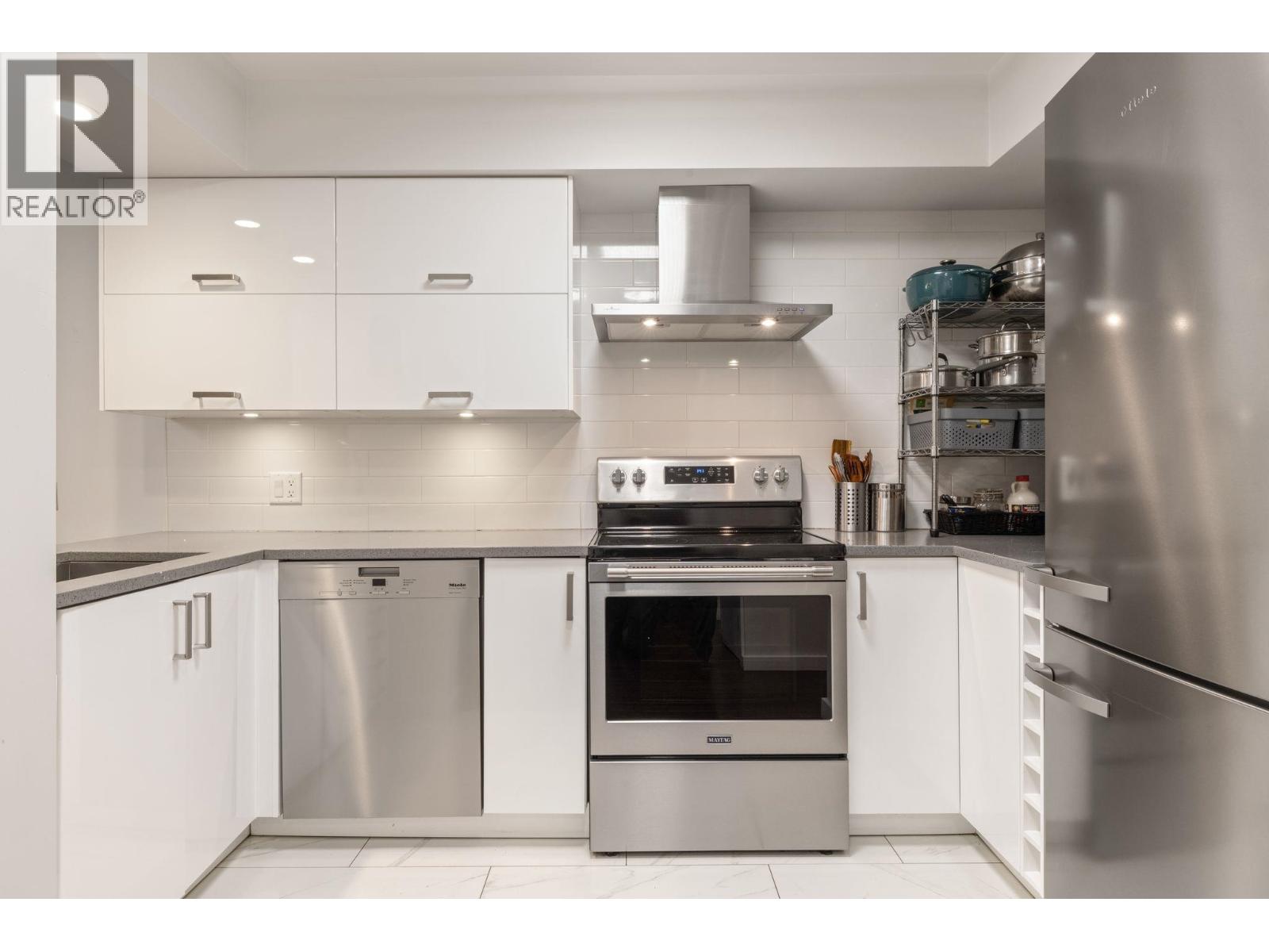 201 1225 BARCLAY Street - photo 2