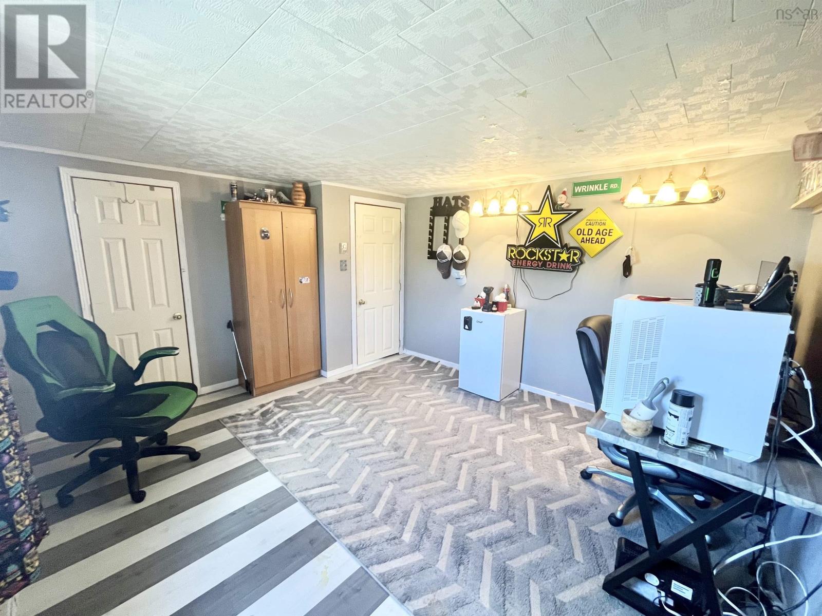 Property 16 of 30 of 2645 Main Street