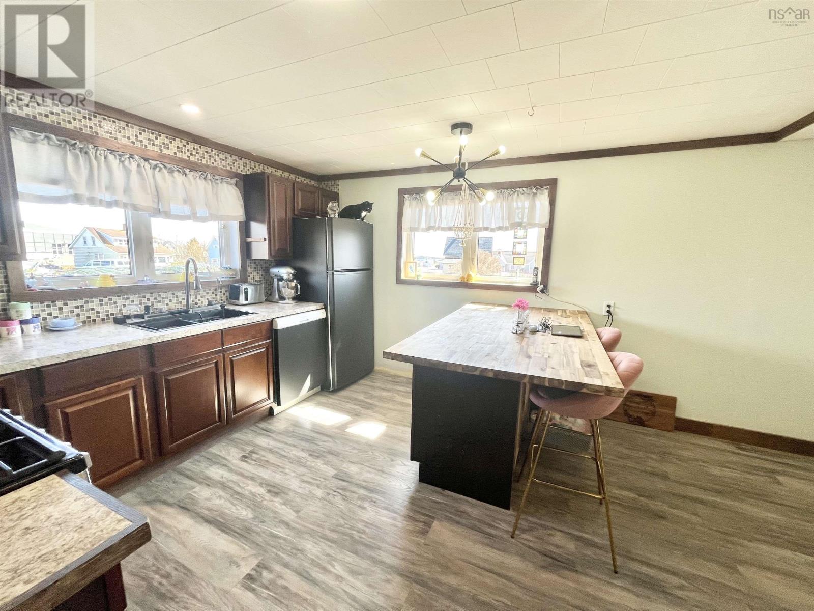 Property 4 of 30 of 2645 Main Street