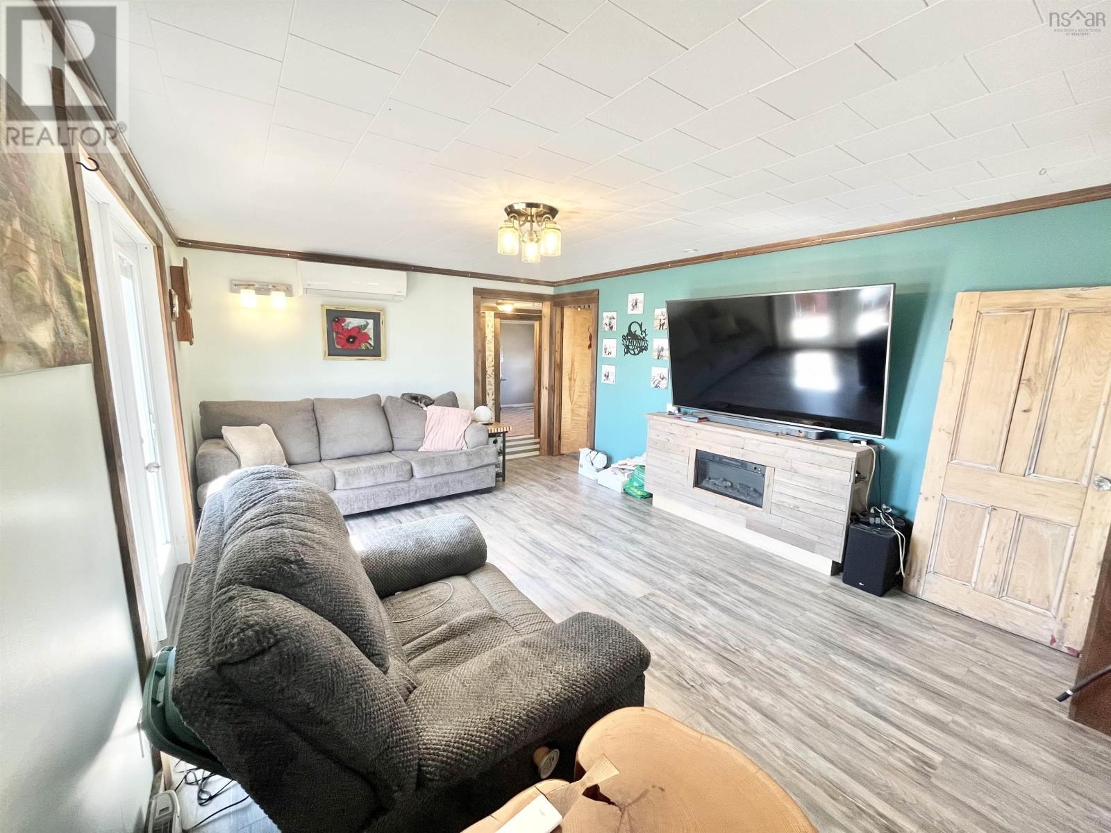 Property 9 of 30 of 2645 Main Street