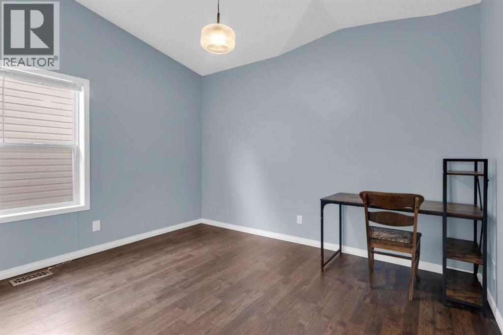 Single Family House Bi-level for Sale in  Evansbrooke Point NW Evanston Calgary 