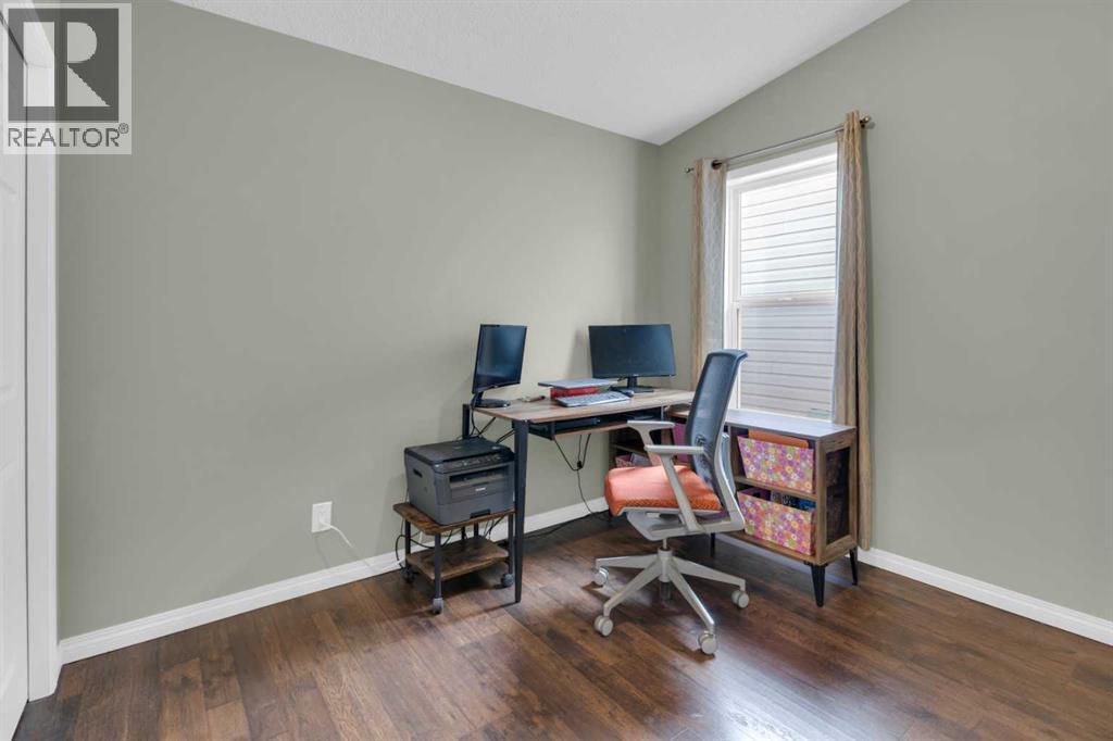 Single Family House Bi-level for Sale in  Evansbrooke Point NW Evanston Calgary 