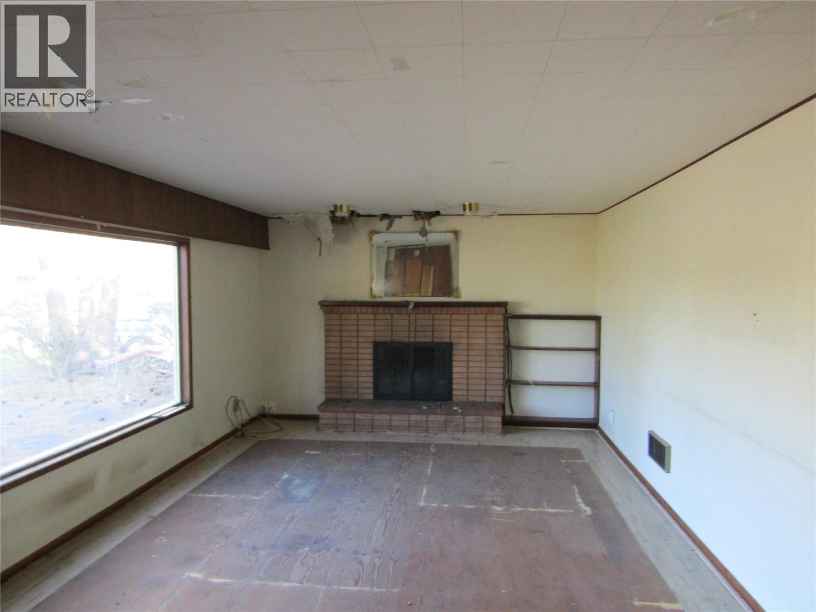 7560 23rd Street, Grand Forks