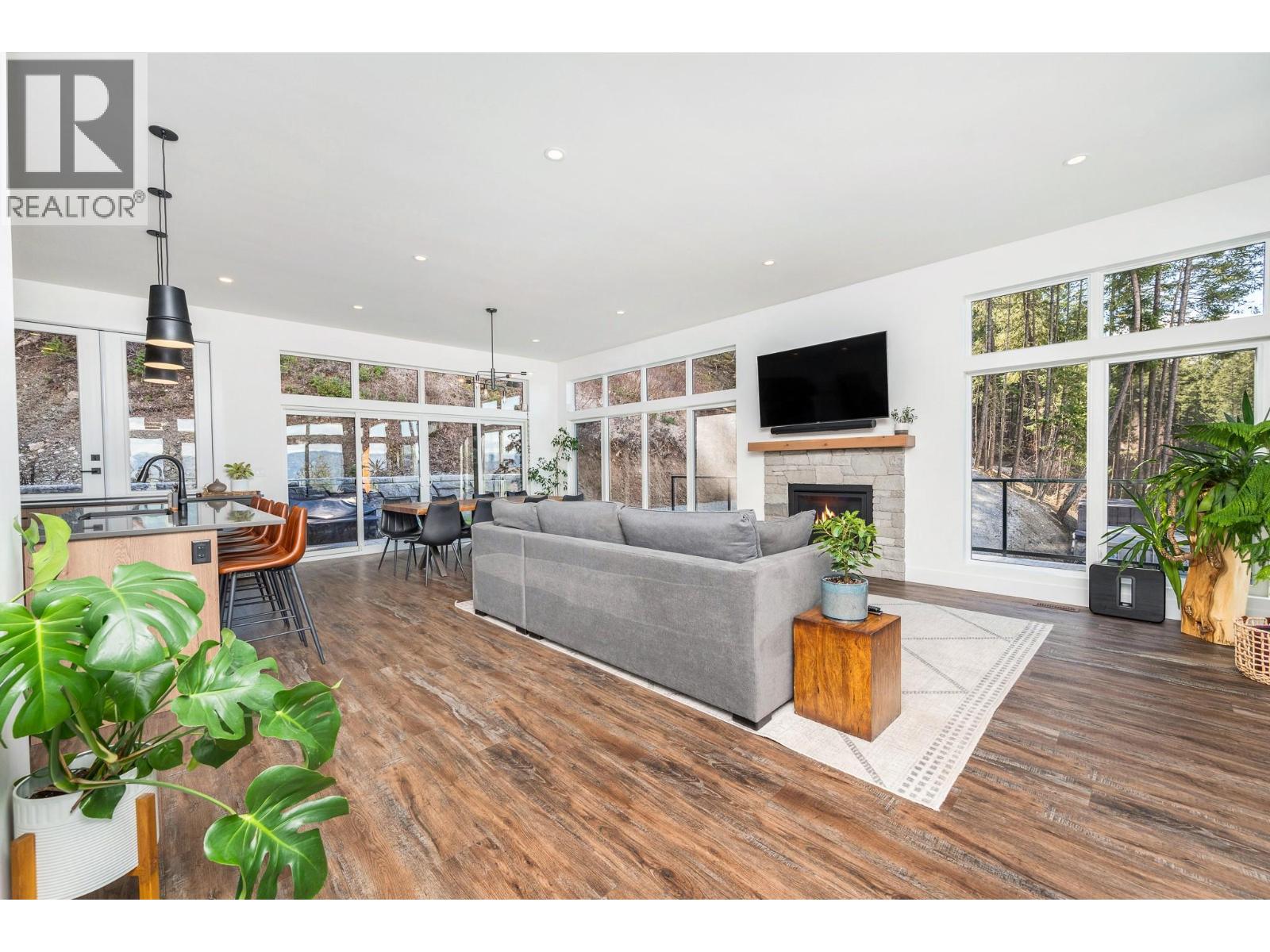 #5 5720 Hartnell Road - 11