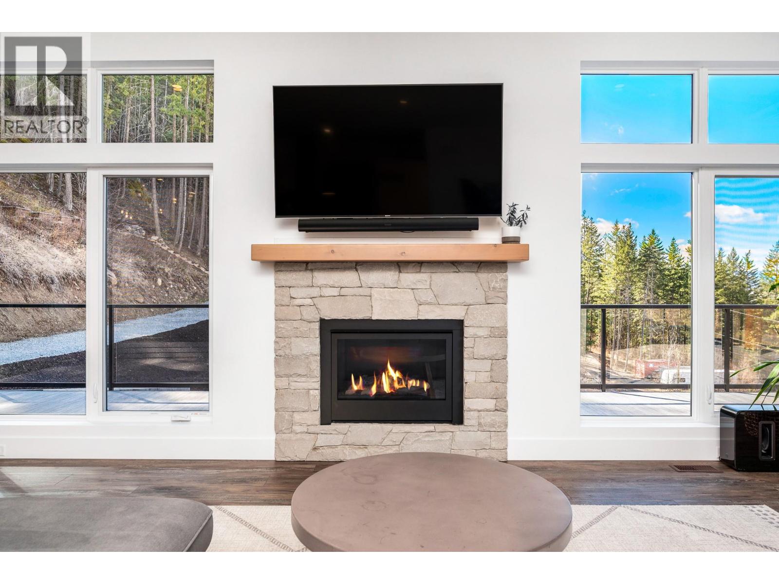 #5 5720 HARTNELL ROAD - 9