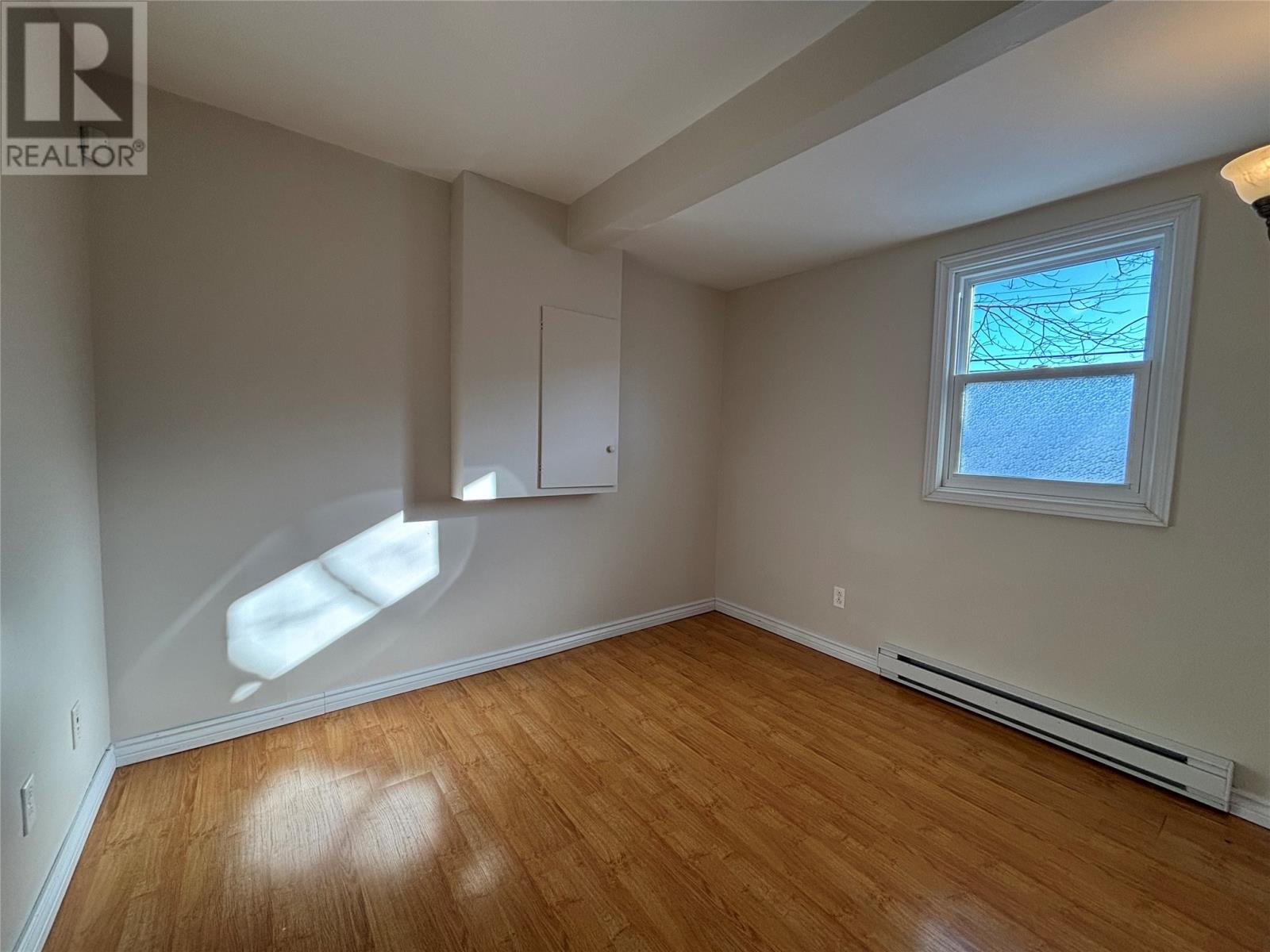 4 EDINBURGH DRIVE - 7