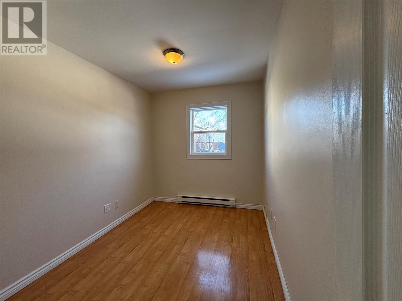 4 EDINBURGH DRIVE - 8