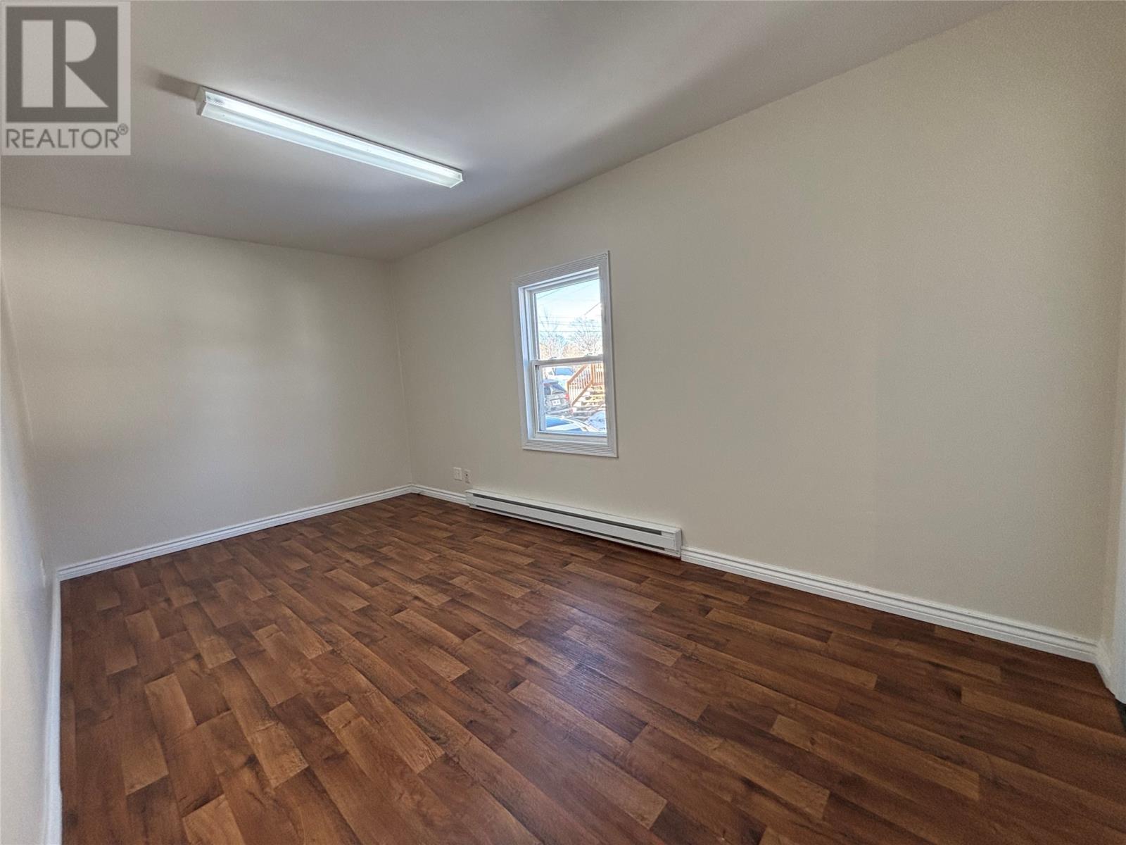 4 EDINBURGH DRIVE - 6