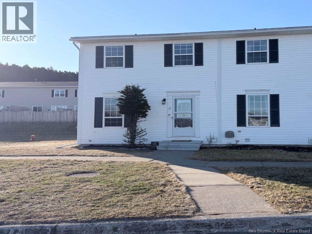 19 MEADOWLAND TERRACE - Image 2