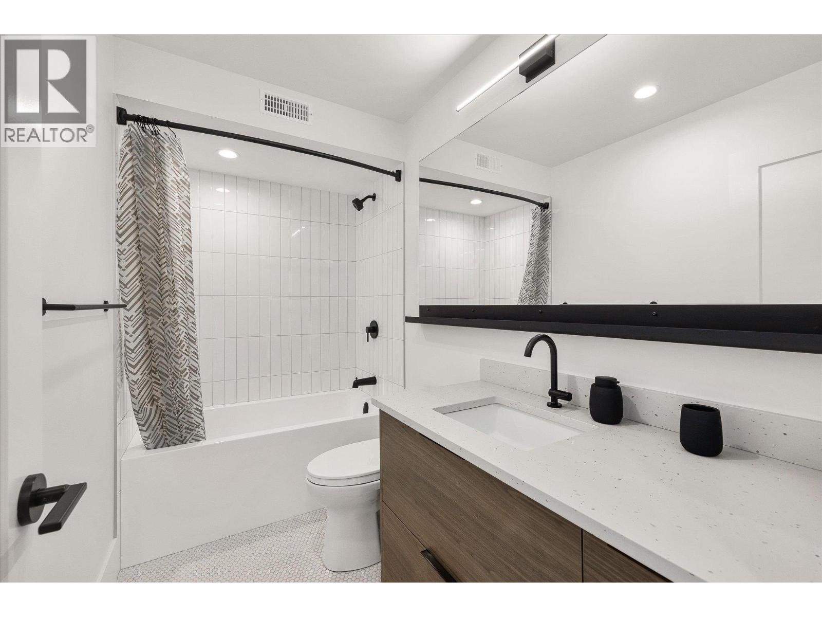 3210 Landry Crescent, Summerland