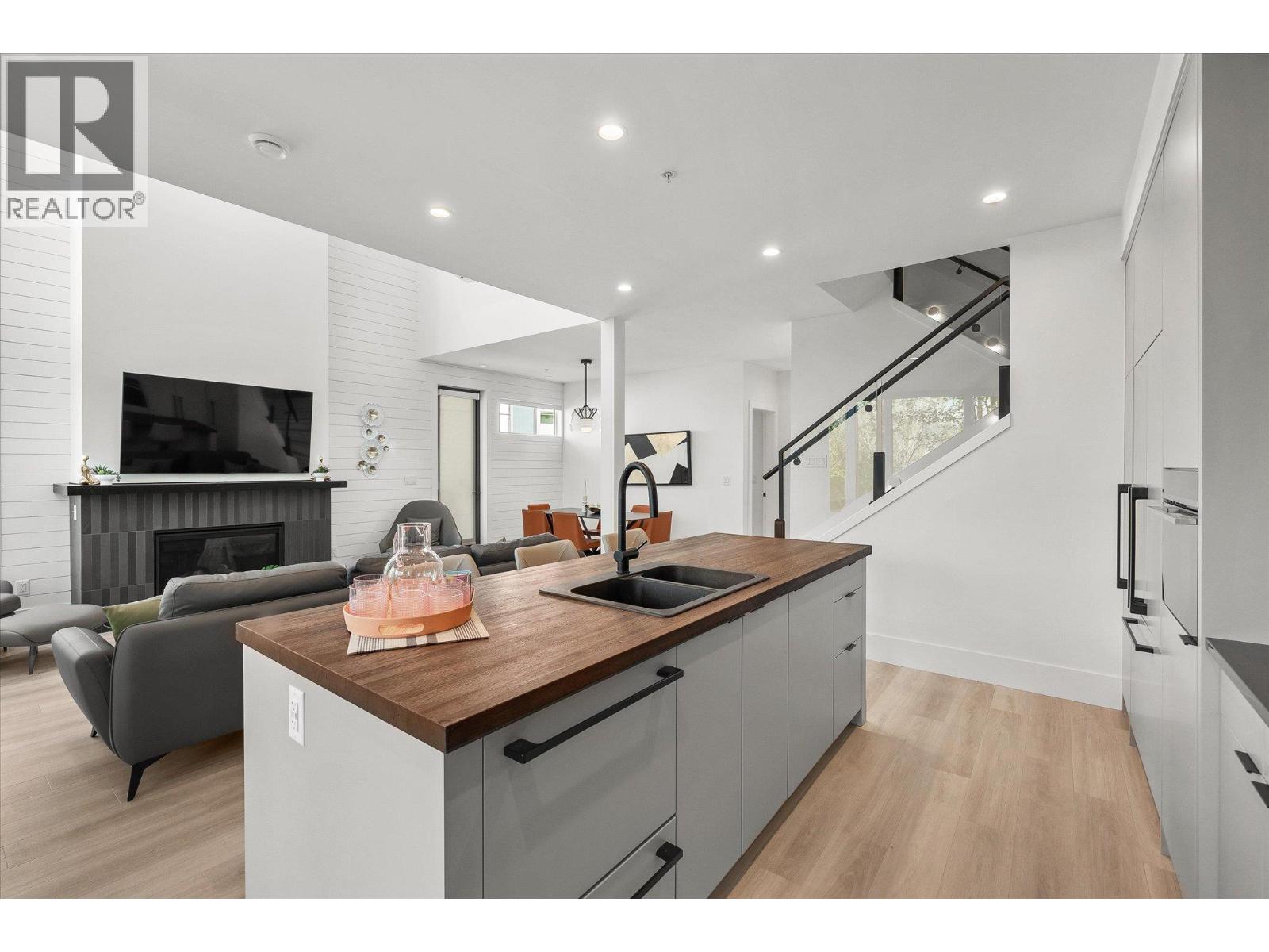 3210 Landry Crescent, Summerland