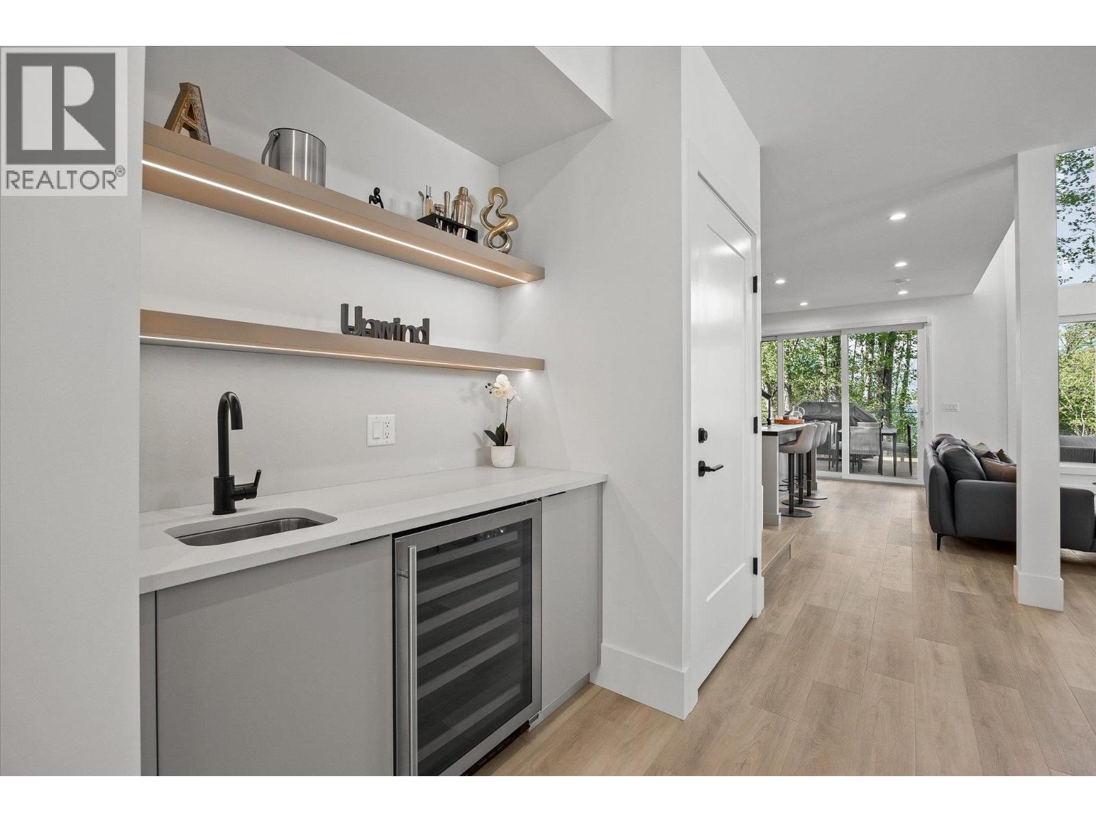 3210 Landry Crescent, Summerland