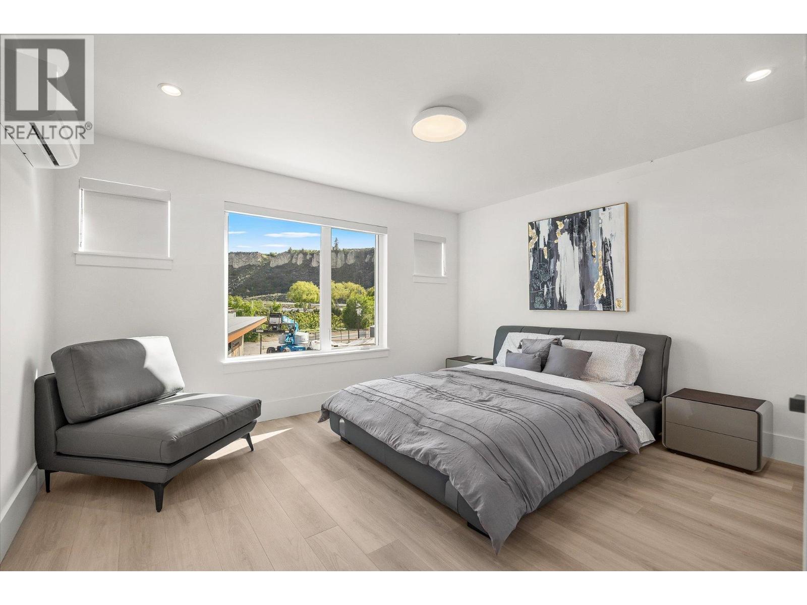 3210 Landry Crescent, Summerland