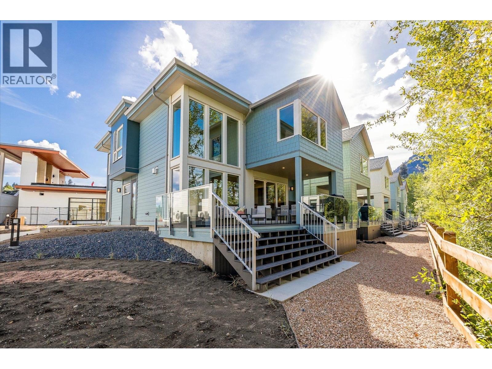 3210 Landry Crescent, Summerland