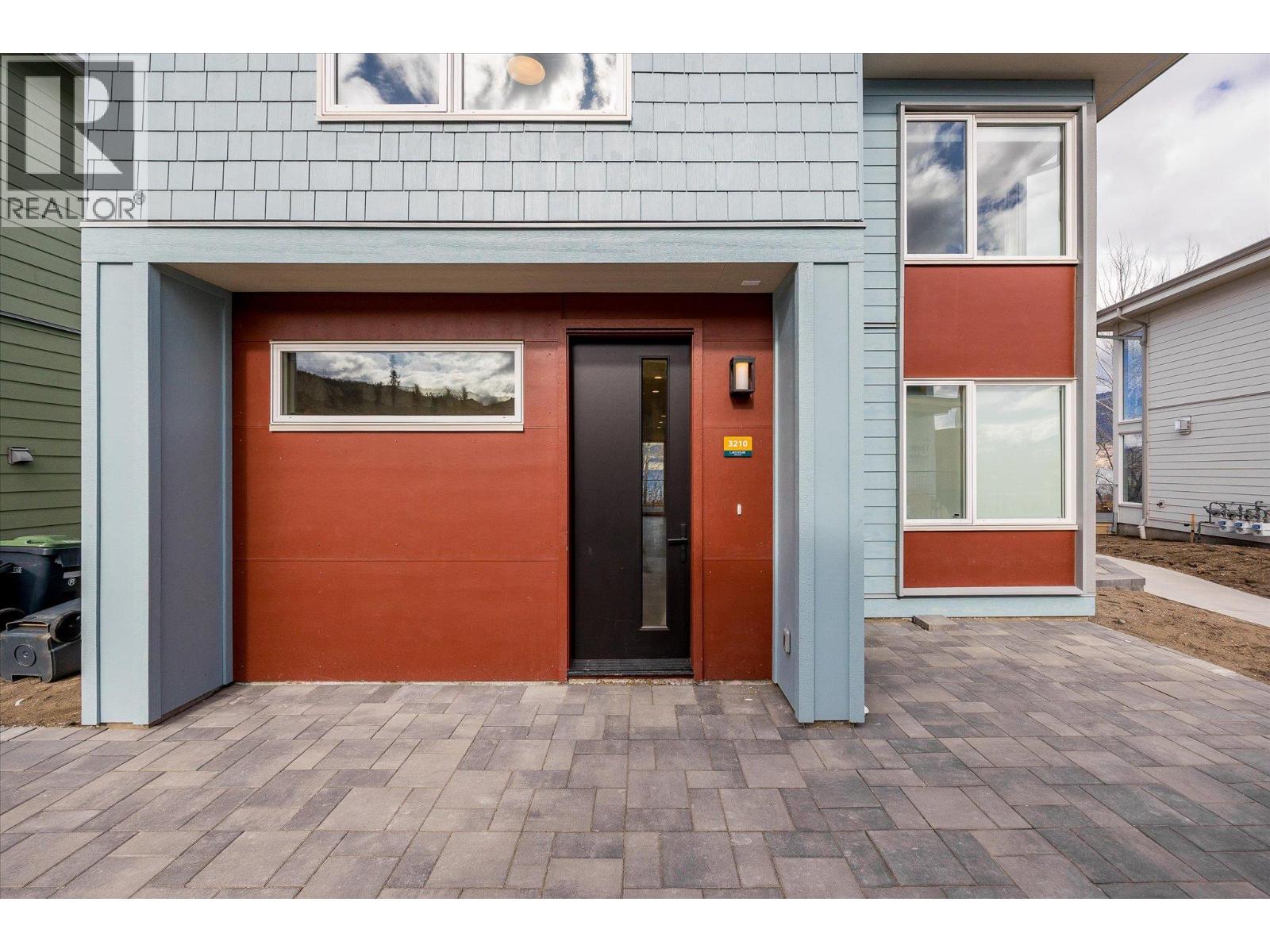 3210 Landry Crescent, Summerland