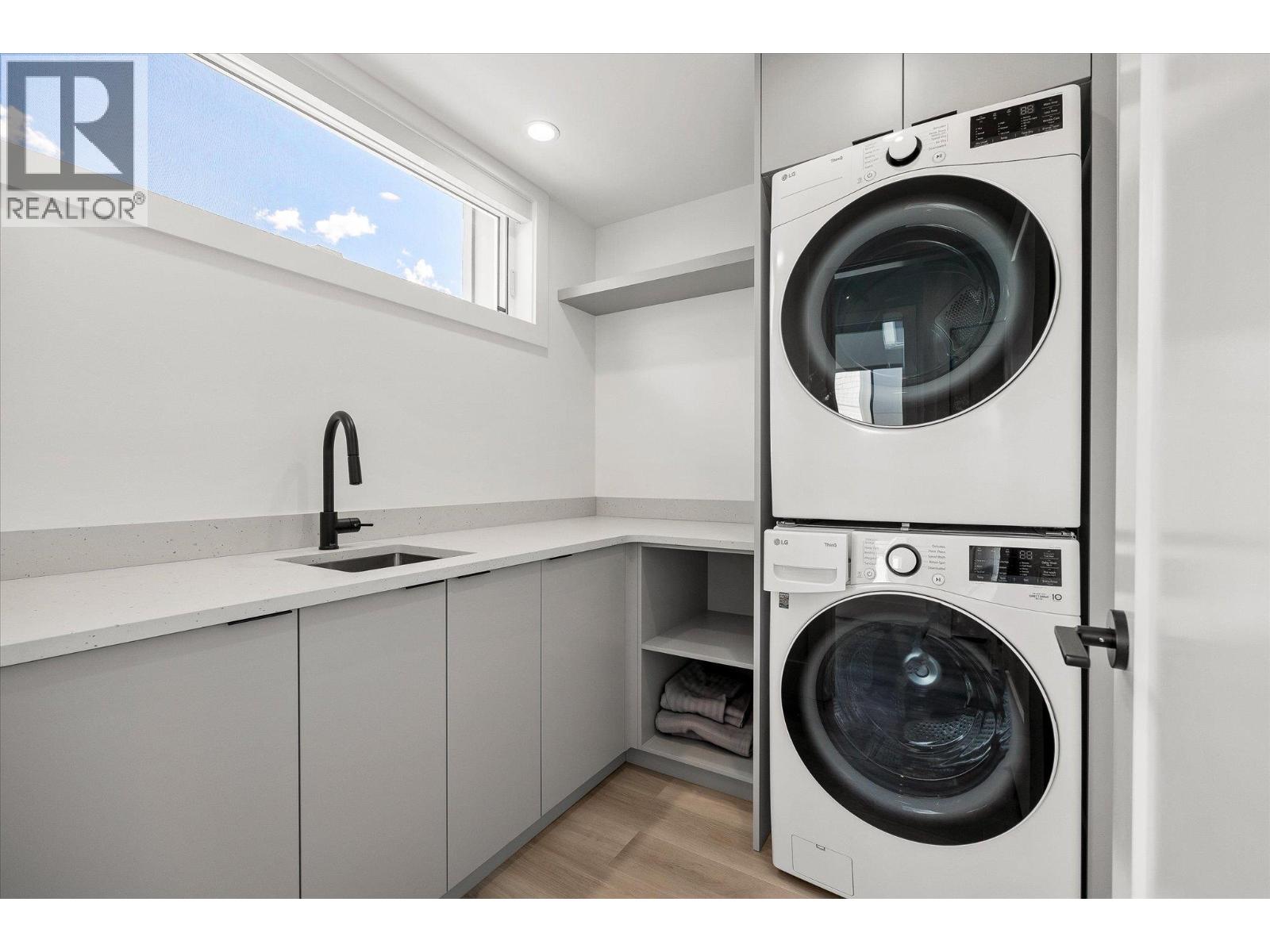 3210 Landry Crescent, Summerland