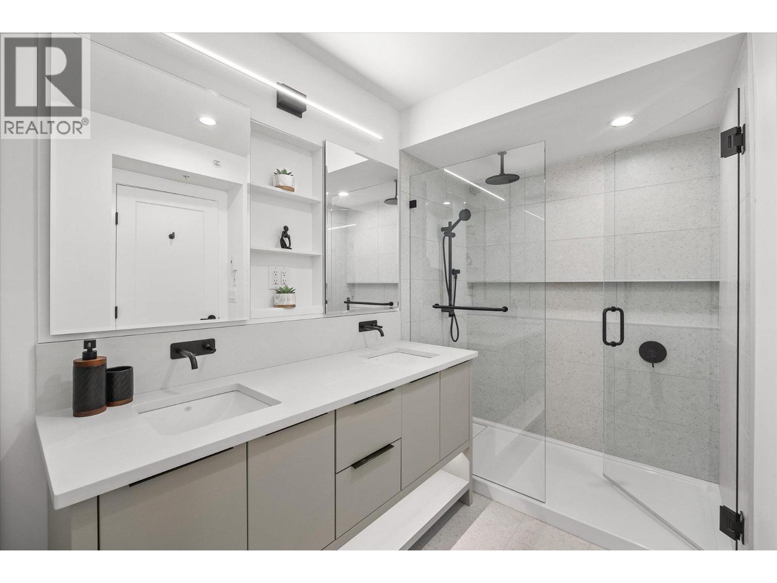 3210 Landry Crescent, Summerland