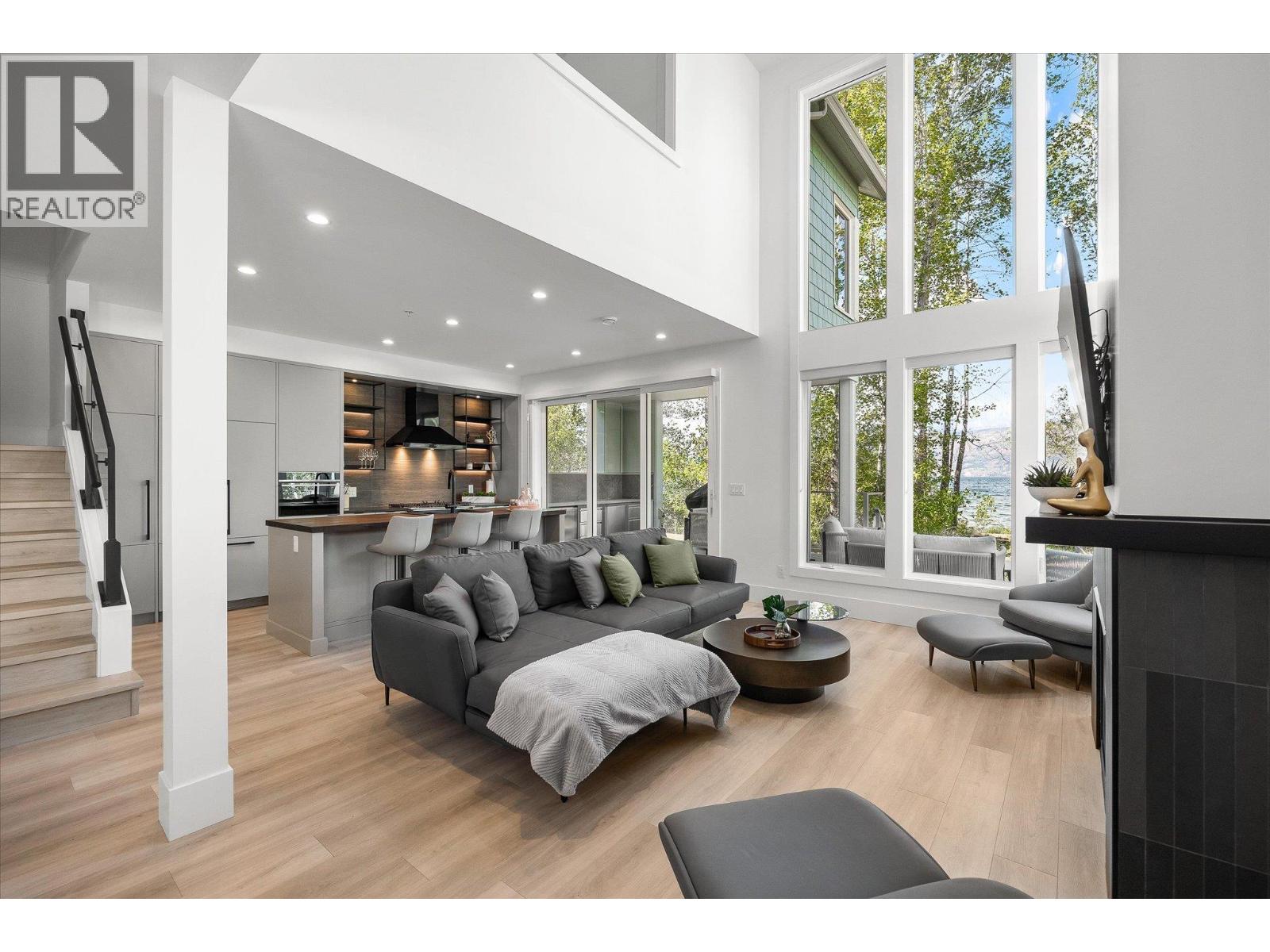 3210 Landry Crescent, Summerland