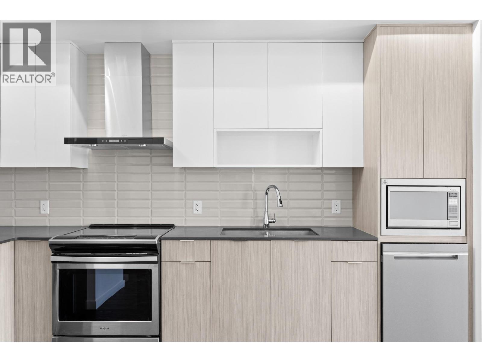 PH3 1800 Richter Street, Kelowna