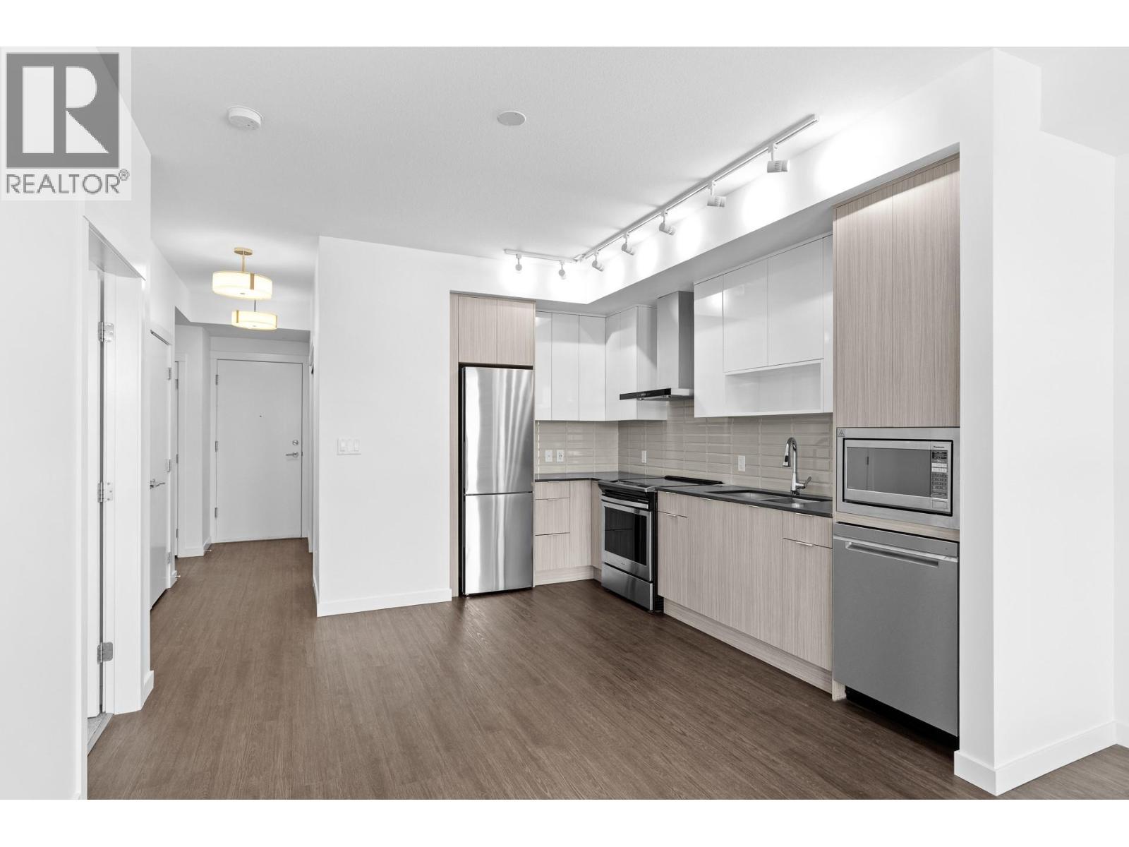 #PH3 1800 Richter Street - 6