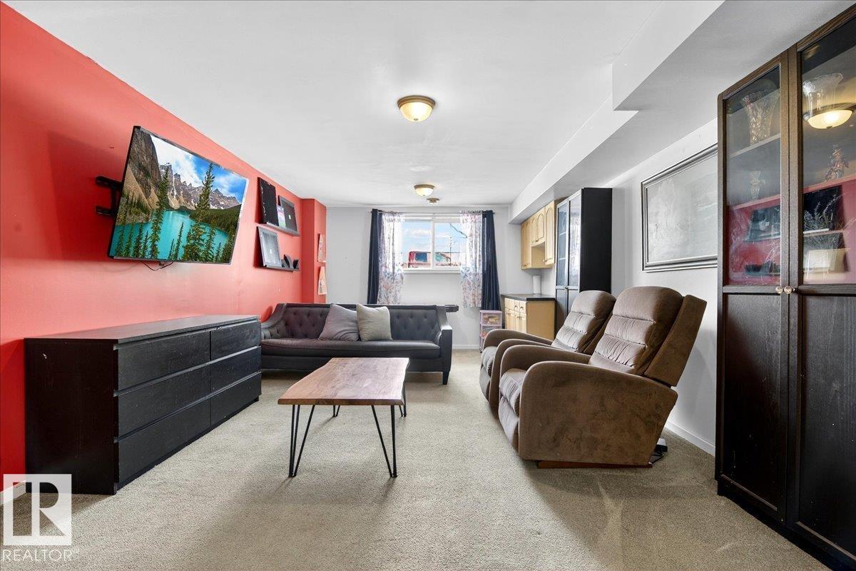 2808 25 ST NW, Edmonton