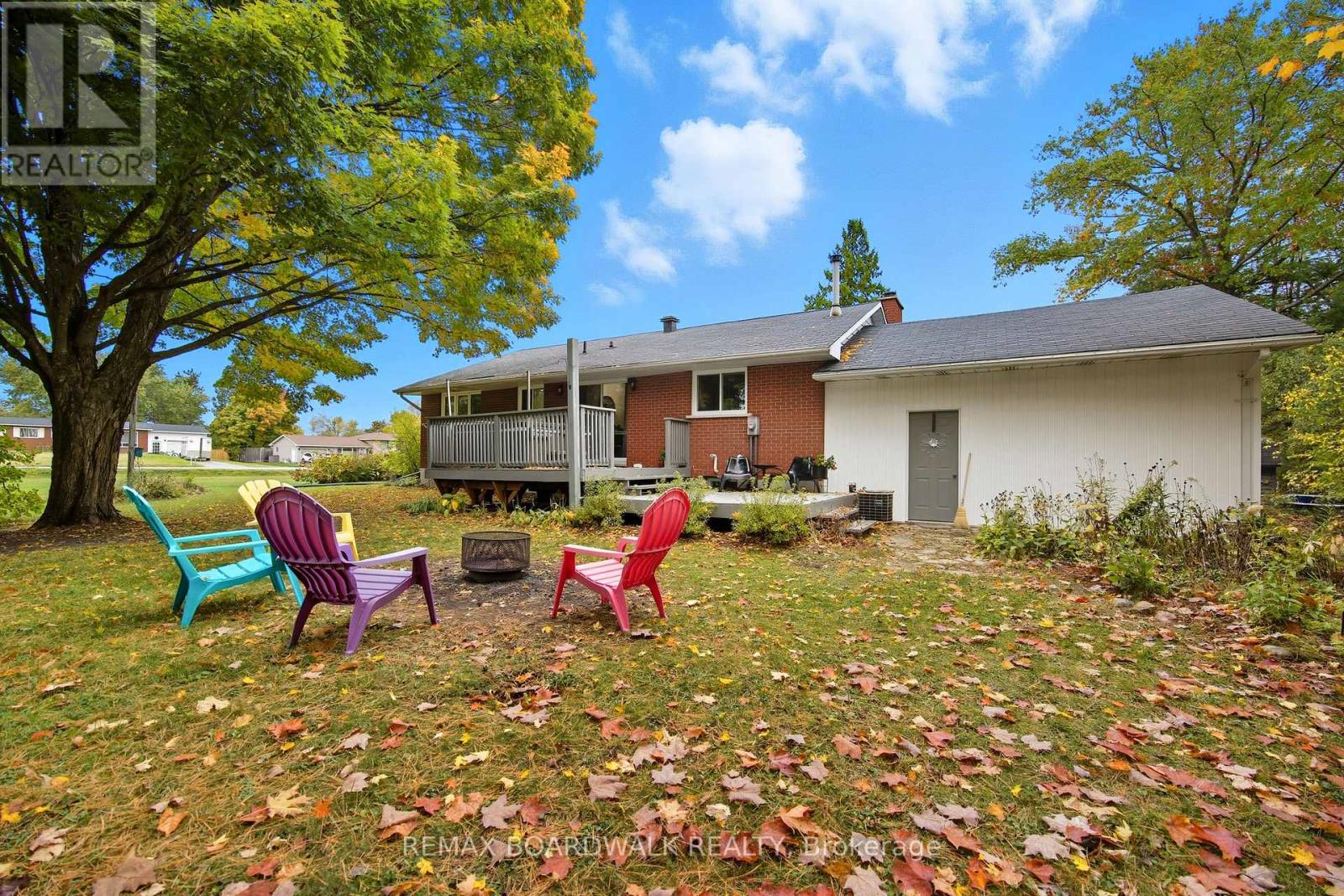 121 STAMFORD DRIVE — photo 31