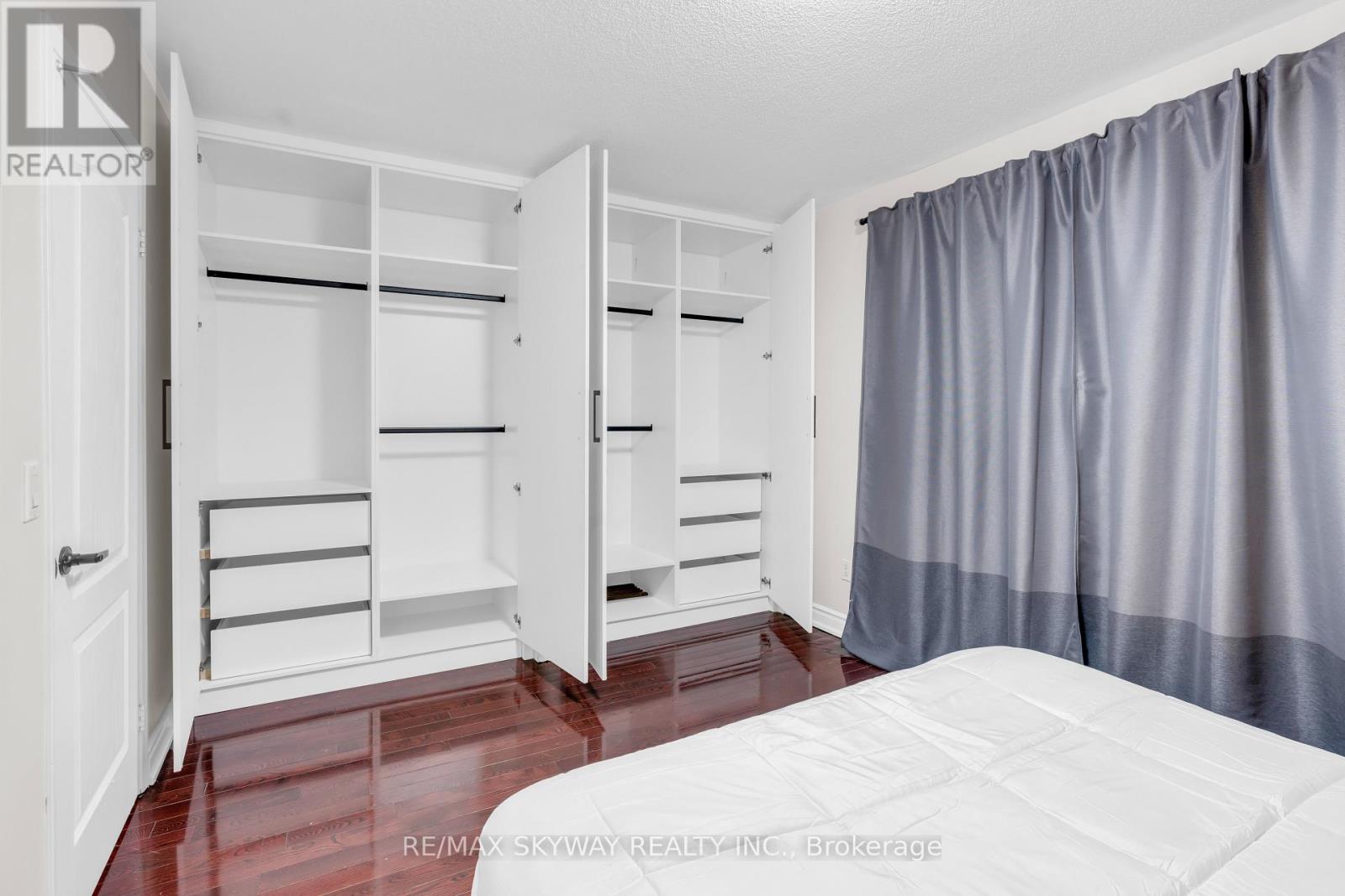 96 JENKINSON WAY - 14