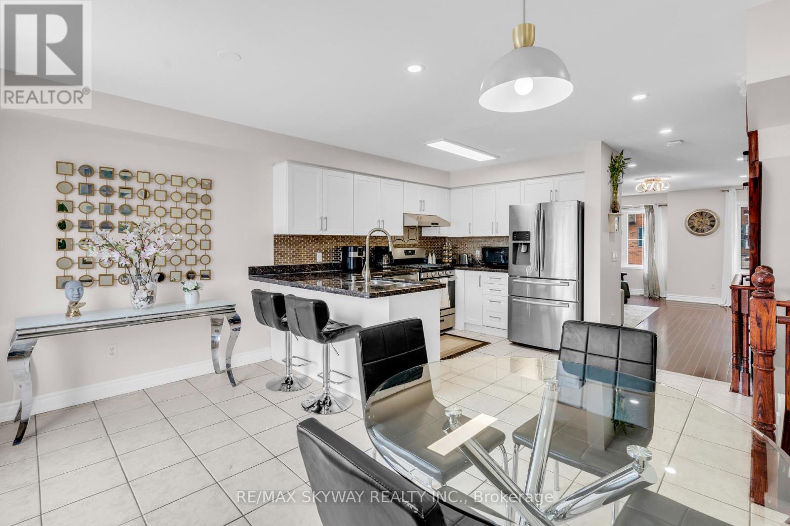 96 JENKINSON WAY - 7
