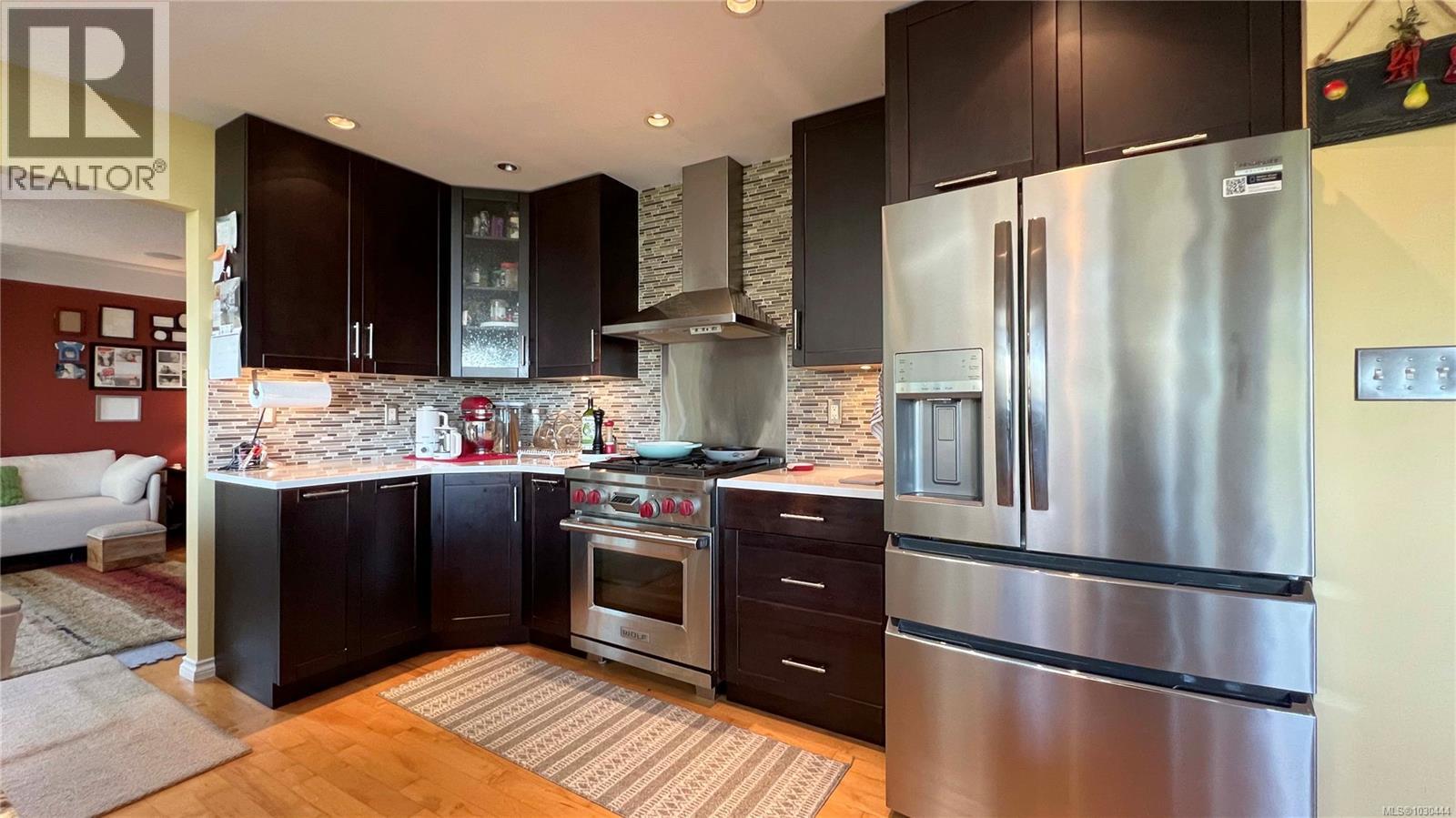  986 Seapearl Place, Saanich