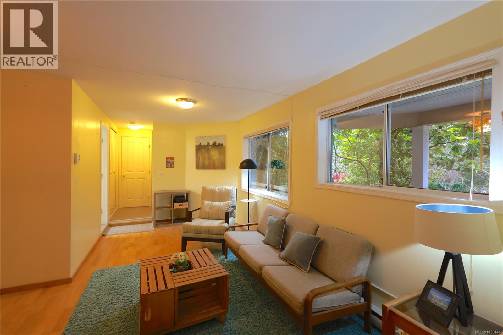  986 Seapearl Place, Saanich