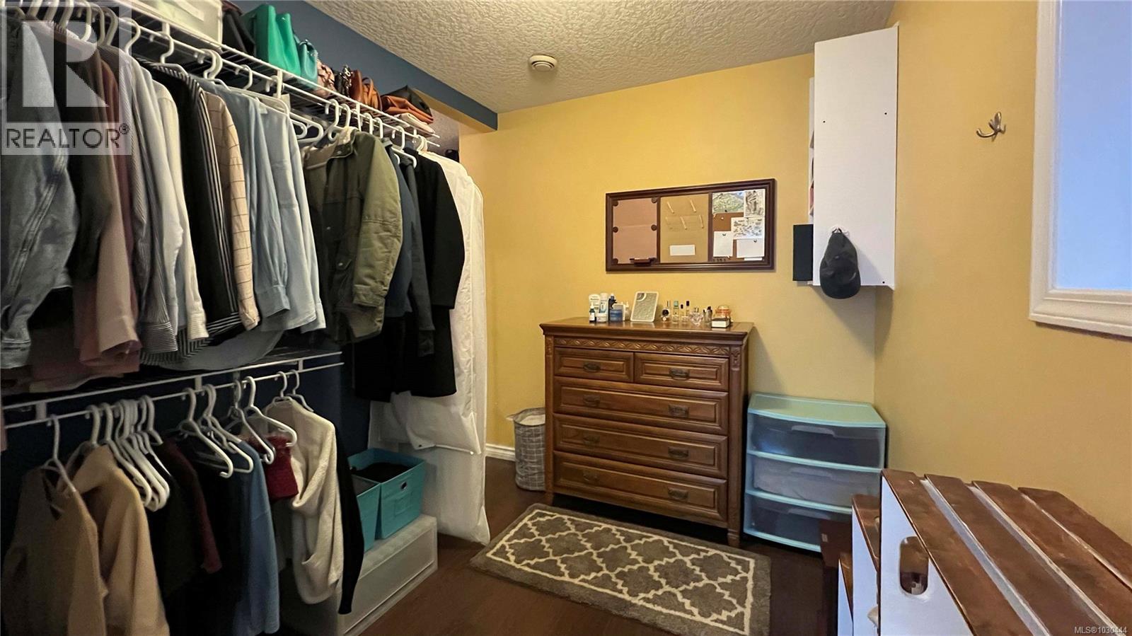  986 Seapearl Place, Saanich