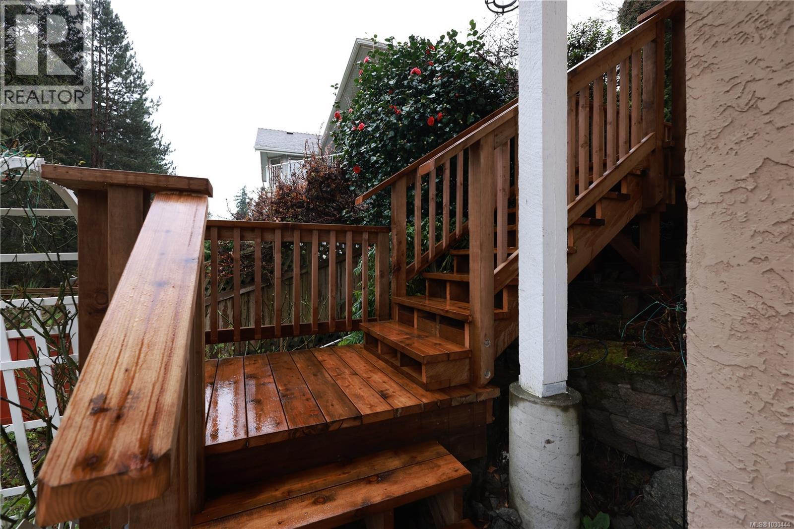  986 Seapearl Place, Saanich