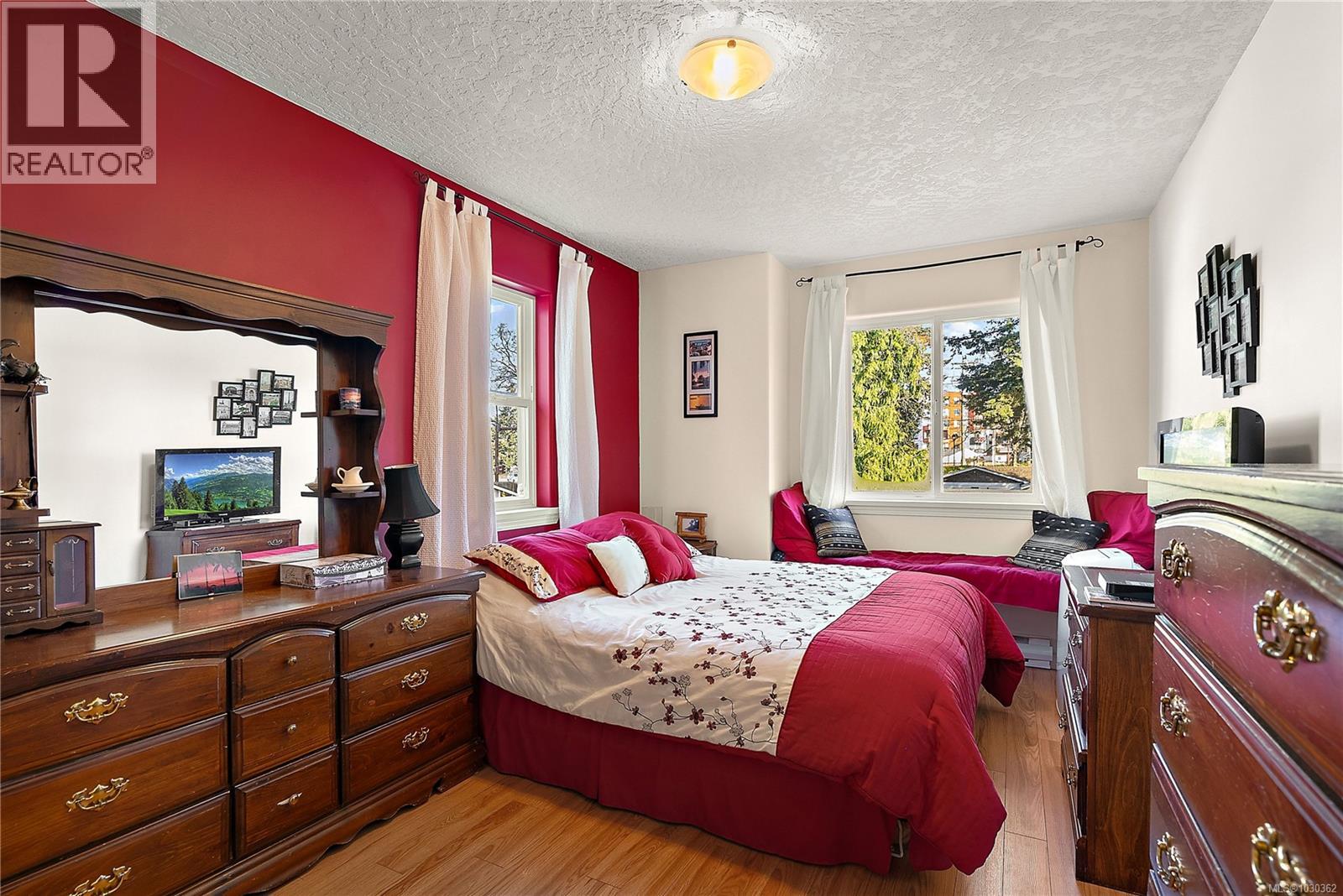 #103 793 MEAFORD AVE - 16