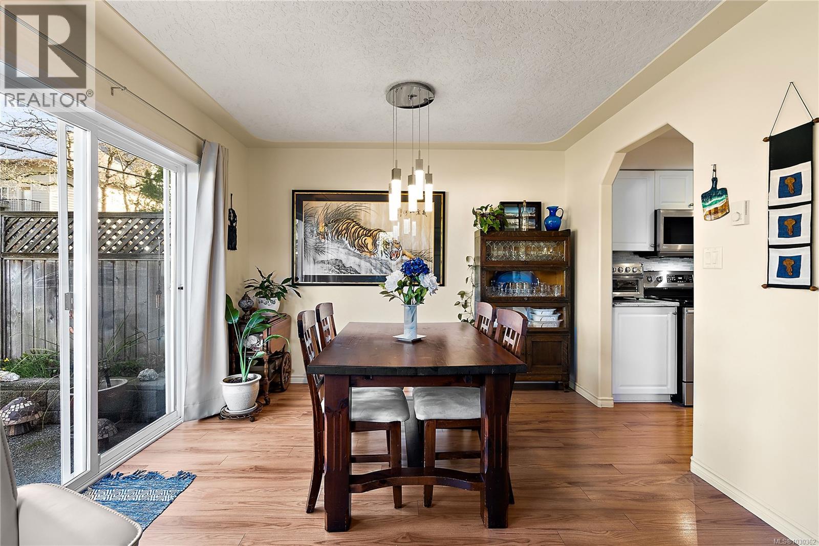 #103 793 MEAFORD AVE - 7