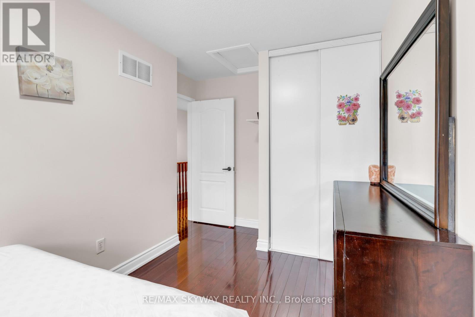 96 JENKINSON WAY - 22