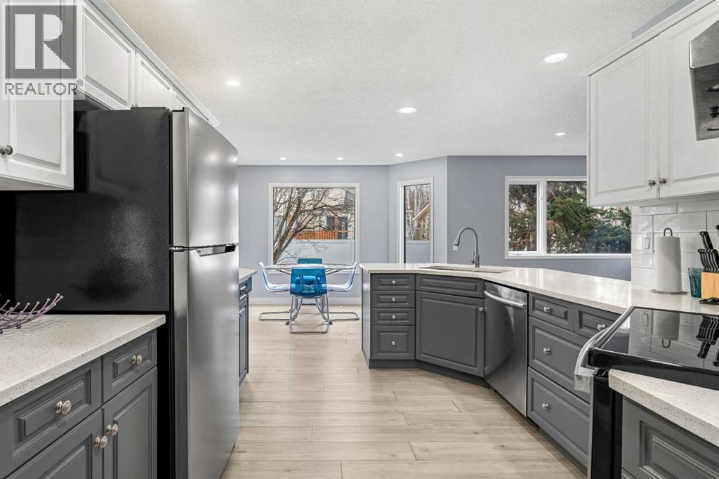 Single Family House for Sale in  Douglas Park Boulevard SE Douglasdale/Glen Calgary 