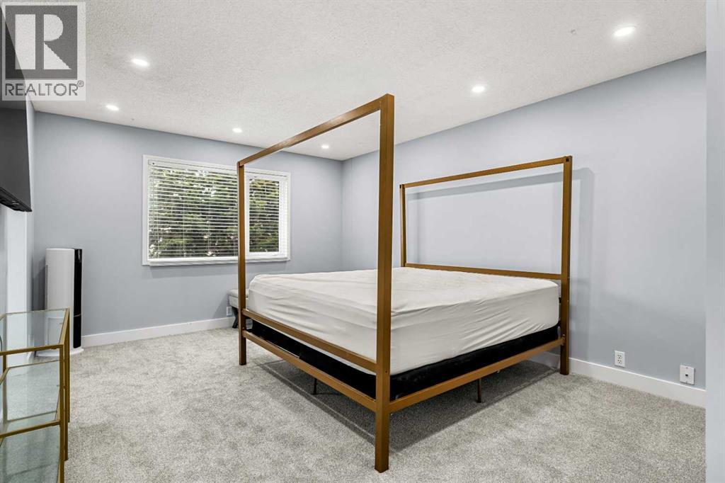 Single Family House for Sale in  Douglas Park Boulevard SE Douglasdale/Glen Calgary 